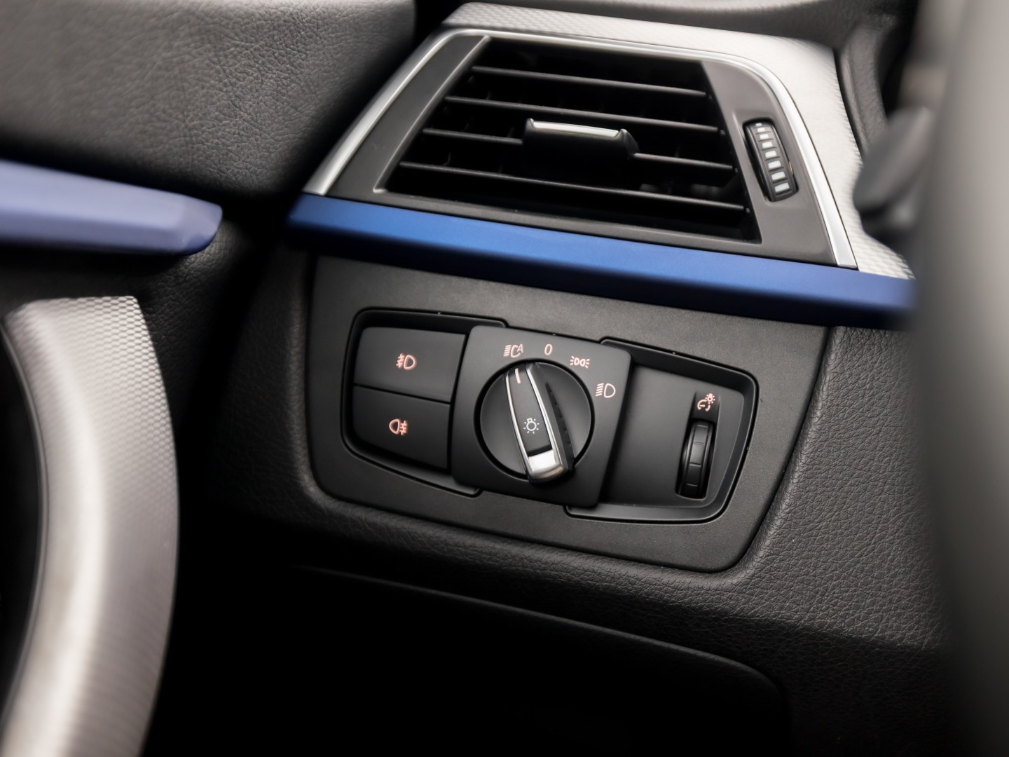 BMW 4-serie Gran Coupé 418i M Sport Automaat (SCHUIFDAK, M PAKKET, GROOT NAVI, HARMAN/KARDON, STOELVERWARMING, GETINT GLAS, SPORTSTOELEN, PARKEERSENSOREN, NIEUWE APK, NIEUWSTAAT)
