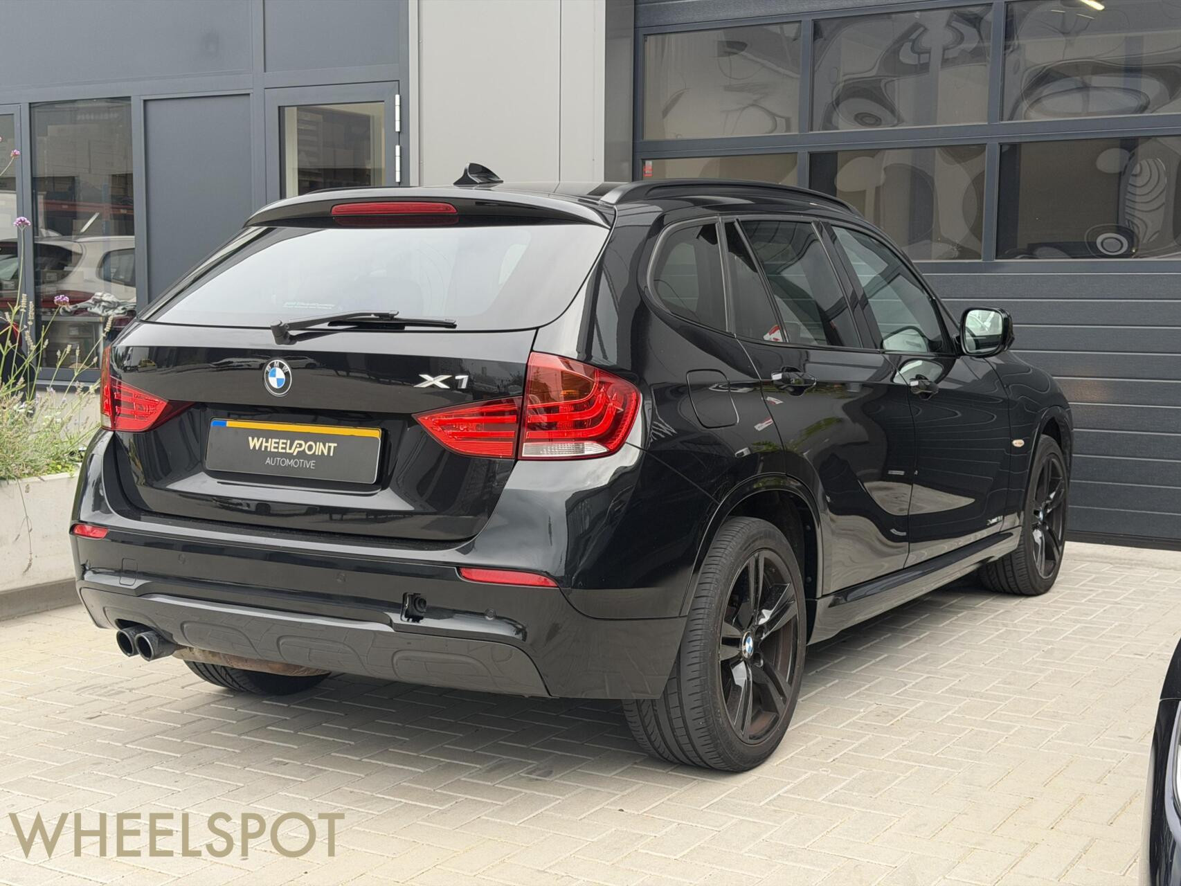 BMW X1 xDrive28i M-Sport|Pano|H&K|Keyless|Memory|Dealer OH