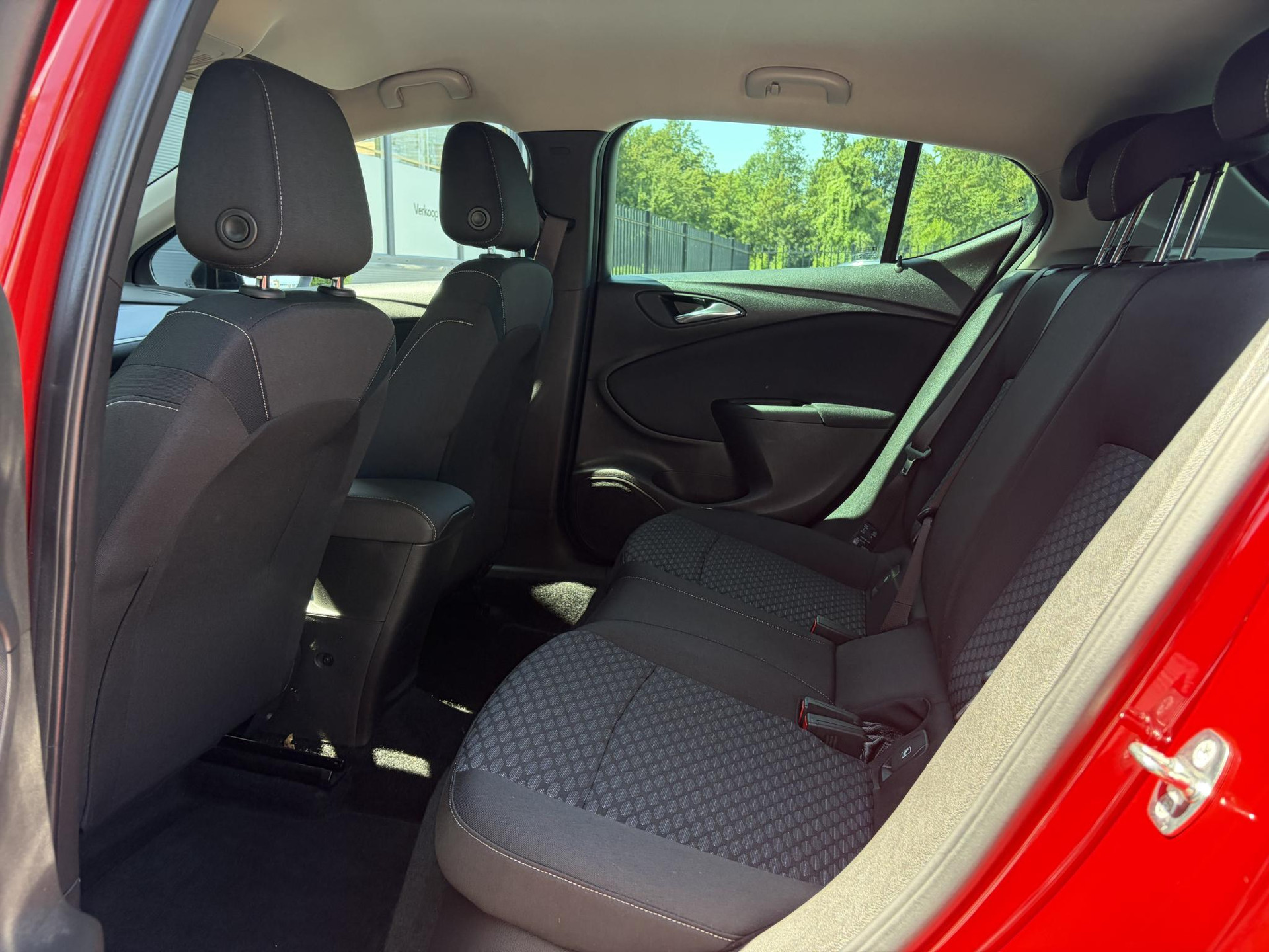 Opel Astra 1.4 Black Edition 2e Eigenaar,Carplay,150pk,Navi,6 Bak,Airco,Cruise,Lm velgen,Pdc,N.A.P,Apk tot 10-2027
