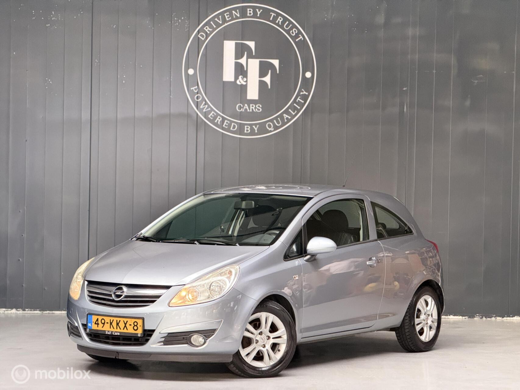 Opel Corsa 1.4-16V Cosmo| Vol Automaat | NAP | Cruise |Airco