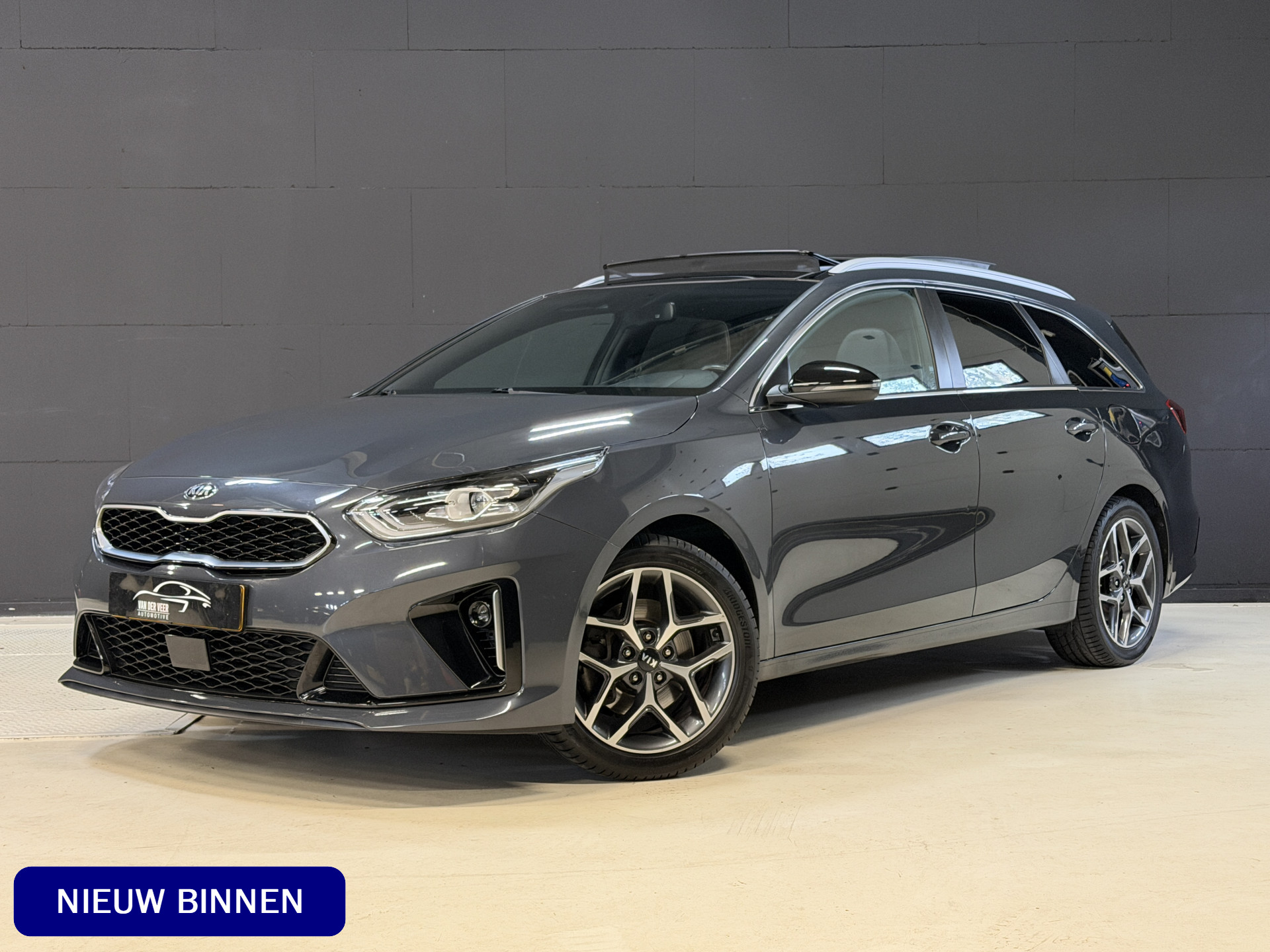 Kia Ceed Sportswagon 1.0 T-GDi GT-Line | Panoramadak | Dealer onderhouden | Camera | Afn. Trekhaak | Stoel/stuurverwarming | Carplay