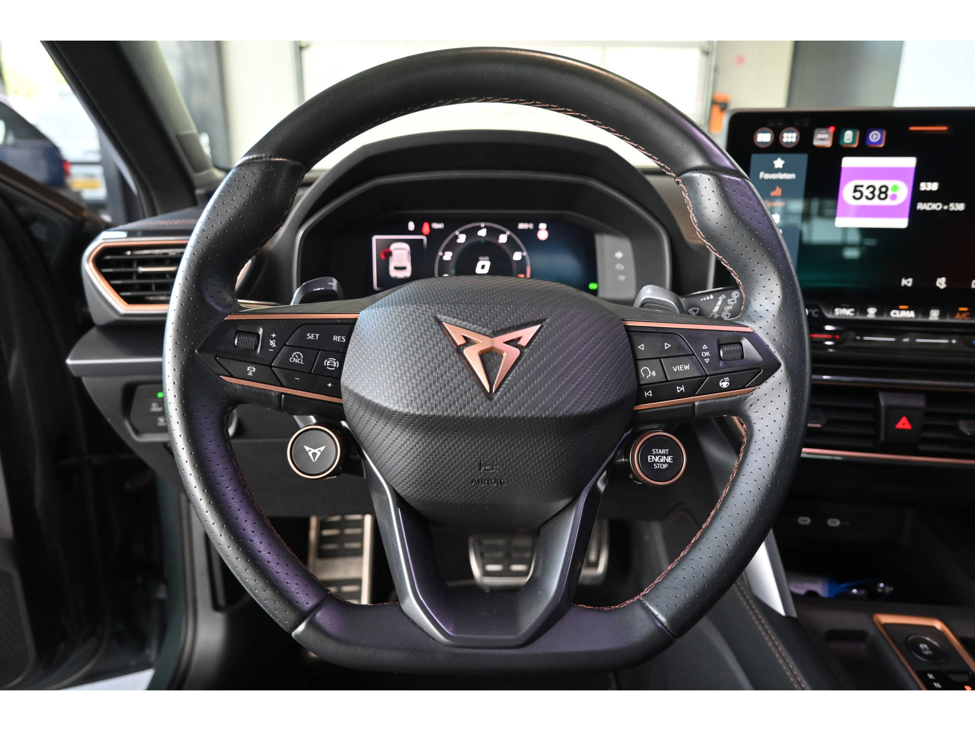 CUPRA Leon 1.5 TSI e-Hybrid Business PHEV EDGE Clima Adaptieve Cruise Matrix CarPlay Navigatie Lane Assist Stuurverwarming 100% Onderhouden! Inruil Mogelijk!