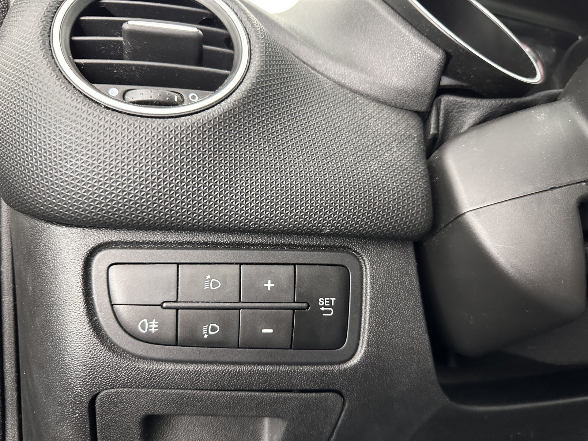 Fiat Punto Evo 1.3 M-Jet Street Pack-Easy *AIRCO | CRUISE | COMFORT-SEATS | SIDE-SKIRTS | PDC | TOWBAR | RADIO-CD | 15"ALU*