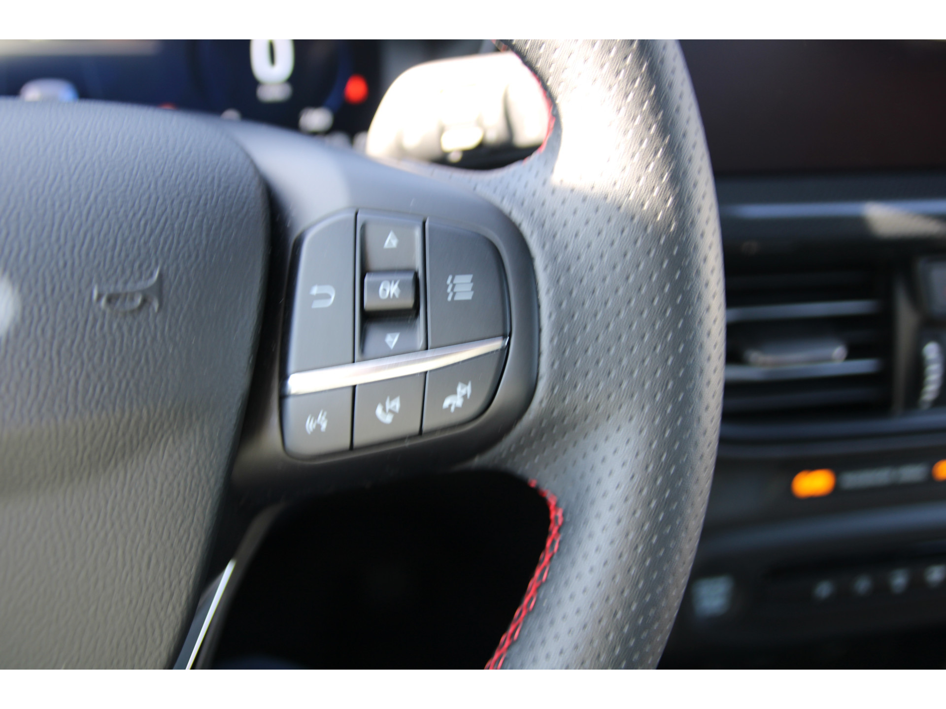 Ford Focus Wagon 1.0 EcoBoost 155 PK AUT. Hybrid ST Line X TREKHAAK AFNEEMBAAR | WINTERPACK | HEAD-UP