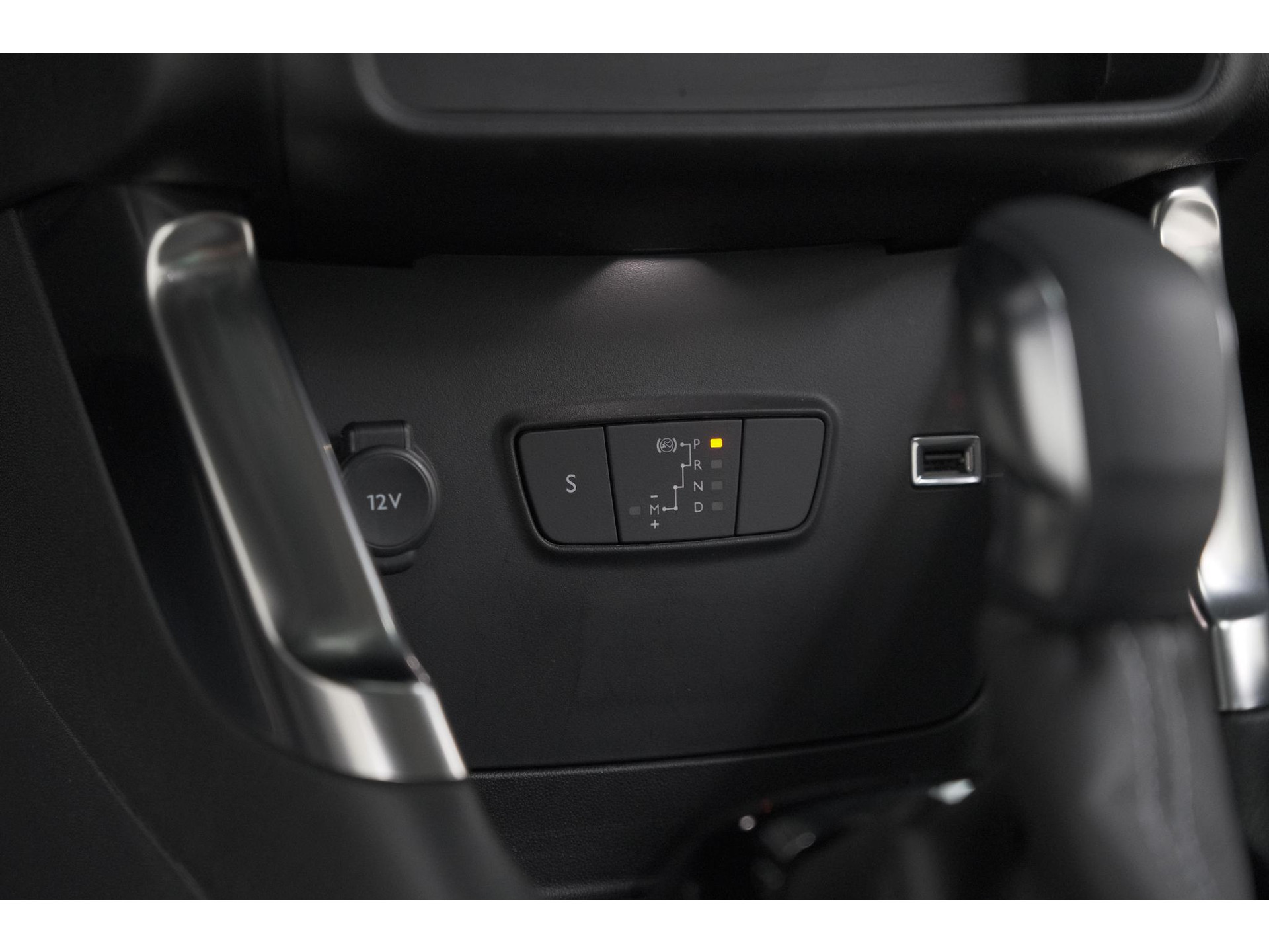 Citroen C3 Aircross PureTech 130 EAT6 Max | Parkeersensoren | Stoelverwarming | Apple Carplay | 16 Inch Lichtmetalen Velgen