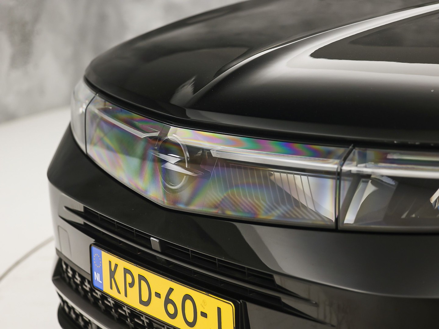 Opel Grandland X 1.2 Turbo Hybrid Sport Automaat (VIRTUAL COCKPIT, APPLE CARPLAY, GROOT NAVI, GETINT GLAS, SPORTSTOELEN, ADAPTIVE CRUISE, KEYLESS, SPORTSTUUR, GETINT GLAS, NIEUWSTAAT)