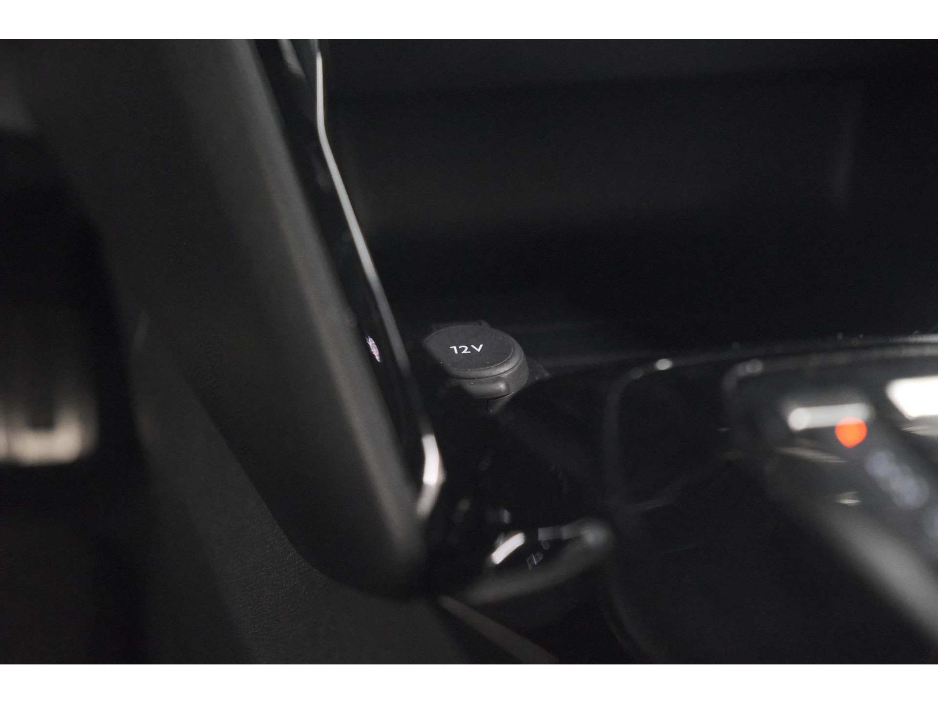 Peugeot 2008 PureTech 130 EAT8 GT | 360 Camera | Stoelmassage | Adaptieve Cruise Control | Dodehoekdetectie