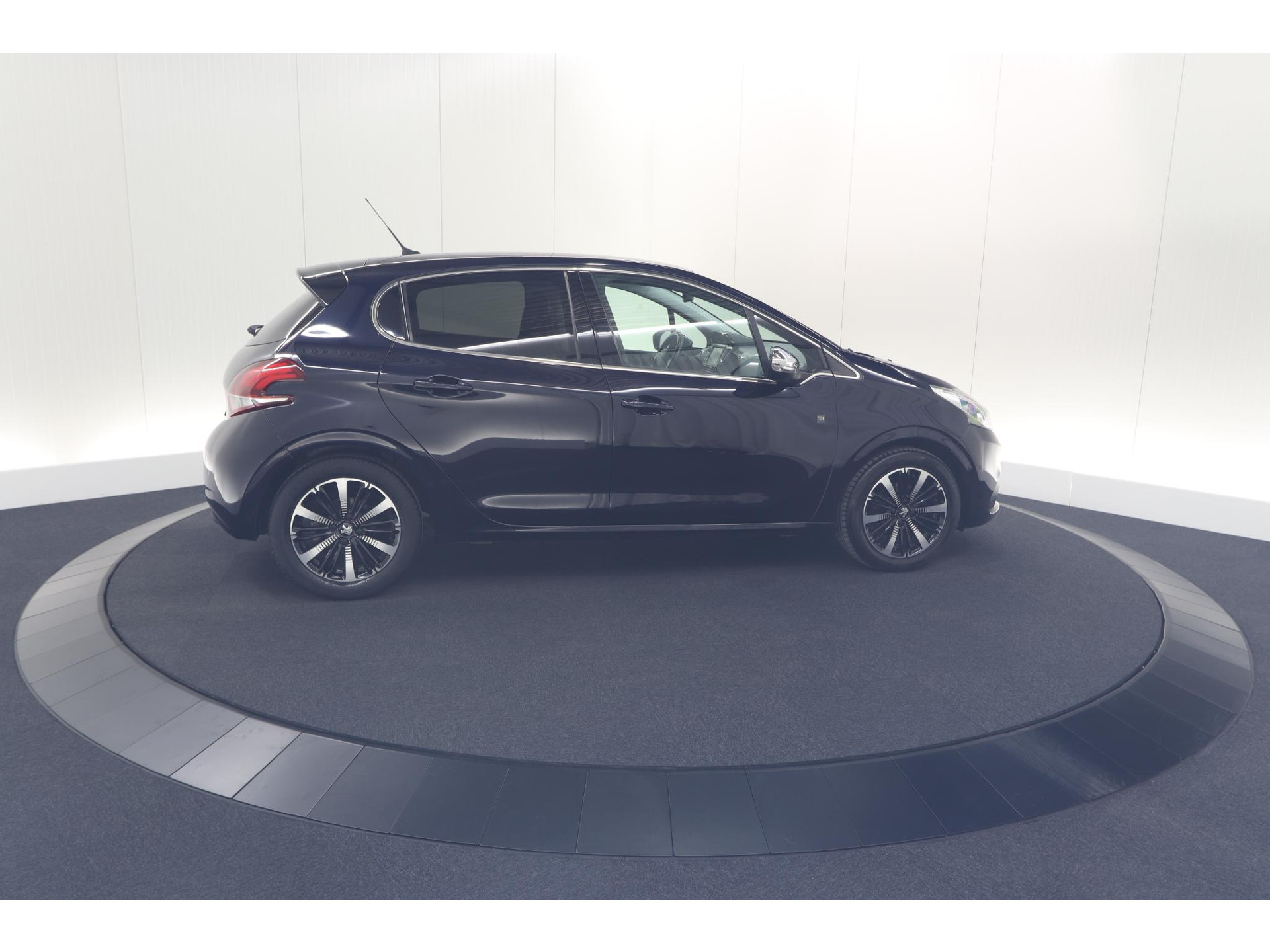 Peugeot 208 PureTech 110 Tech Edition | Camera | Apple Carplay | Parkeersensoren