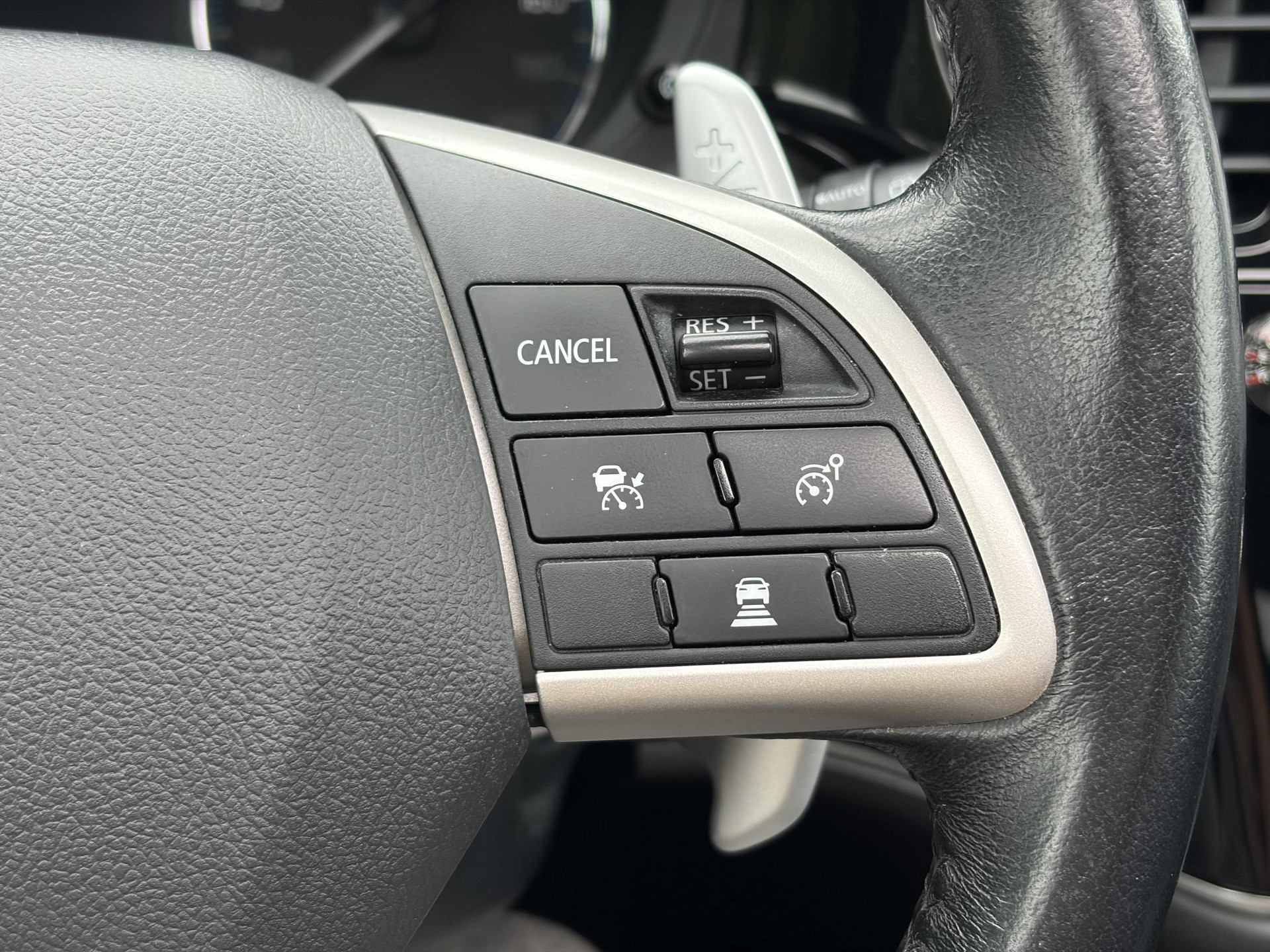 Mitsubishi Outlander 2.0 PHEV Executive Edition Trekhaak,Schuifdak,Leder,Stoelverw-Koeling,Camera,Navi,Keyless,Clima,Cruise,Lm velgen,Pdc,V+A,Rijstrooksensor,Extra velgen,N.A.P,Nieuwe Apk bij Aflevering