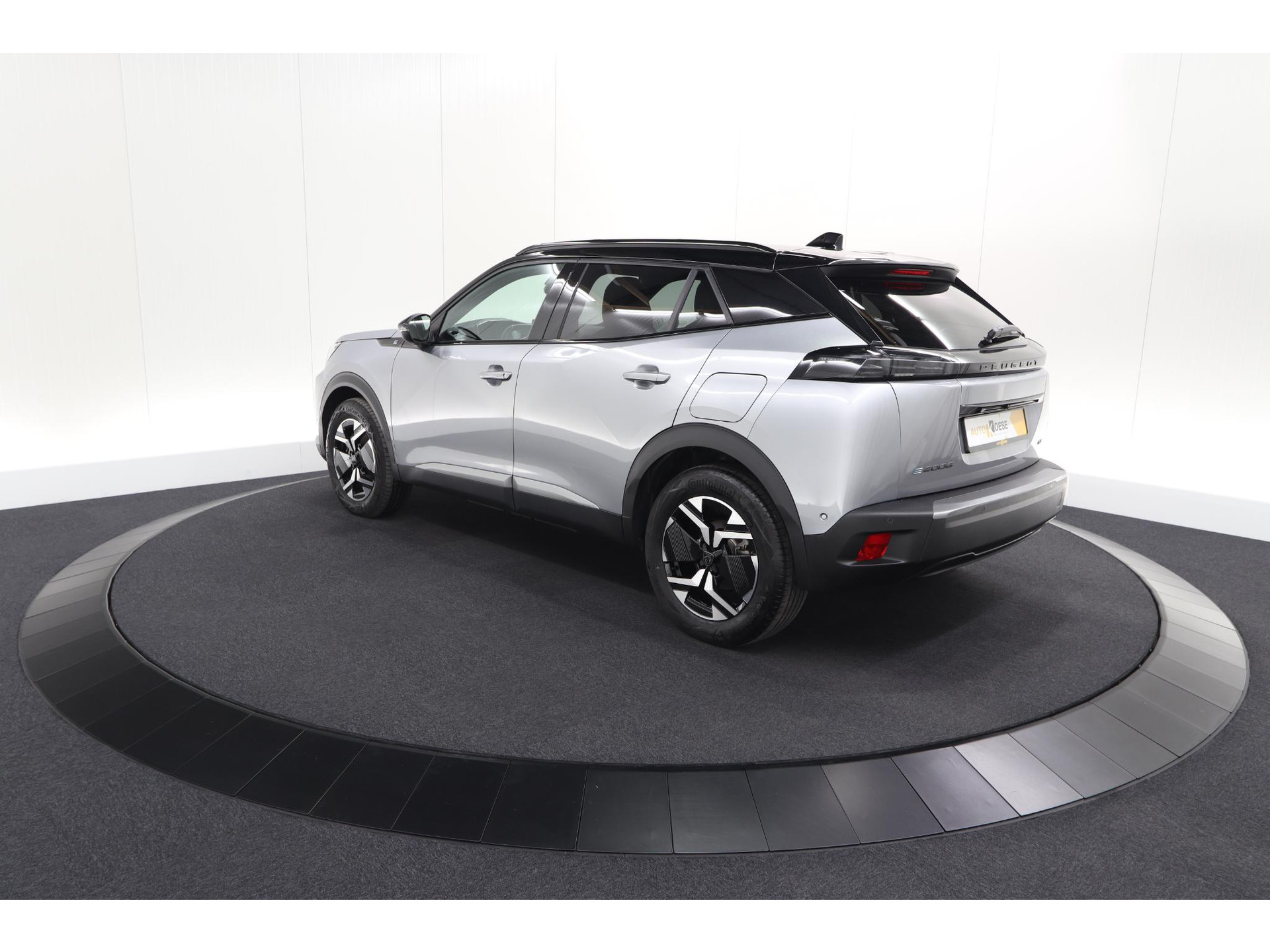 Peugeot e-2008 EV GT 50 kWh | 3 Fase | 360 Camera | Adaptieve Cruise Control | Dodehoekdetectie