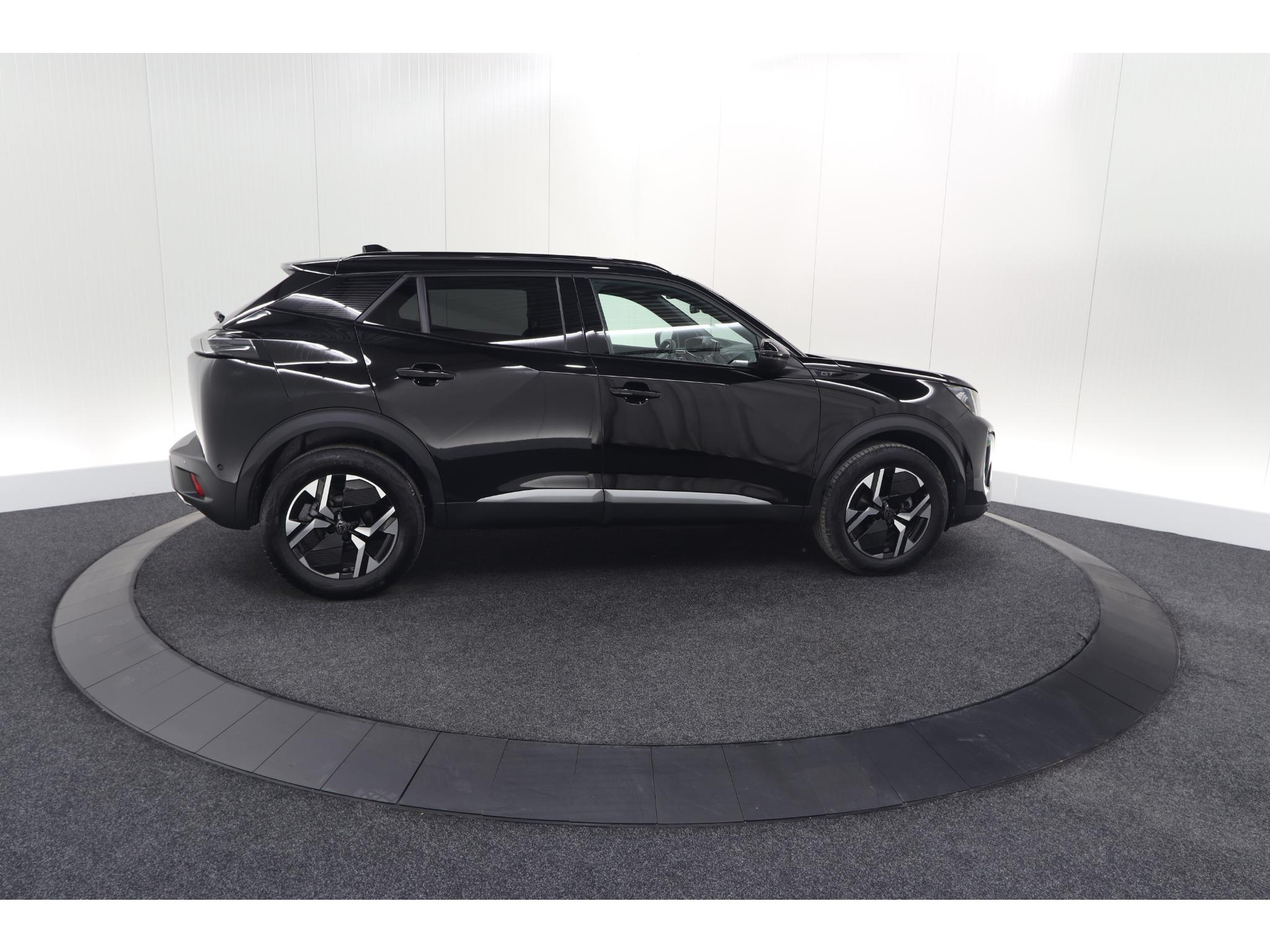 Peugeot 2008 PureTech 130 EAT8 GT | 360 Camera | Adaptieve Cruise Control | Stoelmassage | Apple Carplay