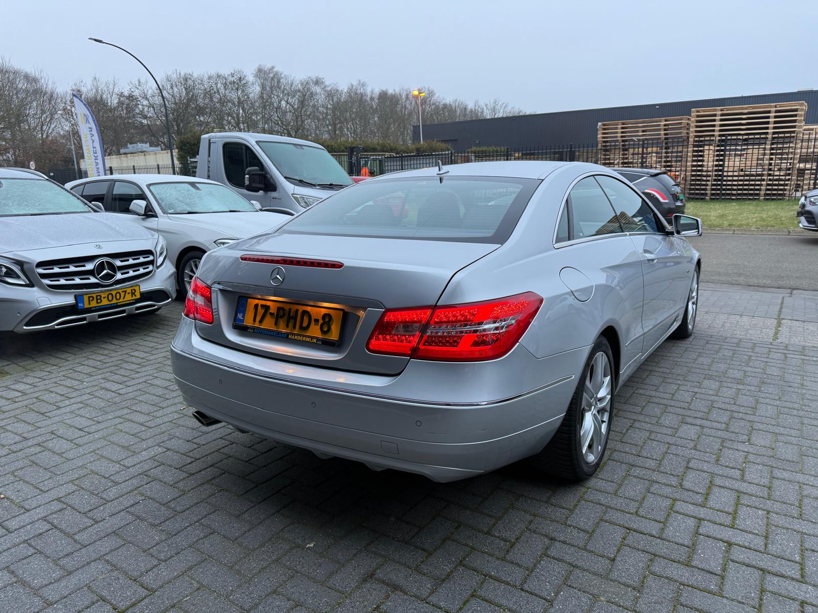 Mercedes-Benz E-klasse Coupé 200 CGI Avantgarde | 2E EIGENAAR | 3/6/12MND GARANTIE | LEDER | NAVI | CRUISE | LMV |