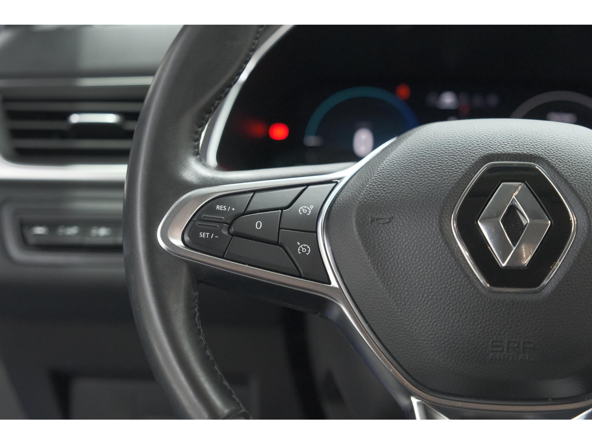 Renault Captur 1.6 E-Tech Plug-in Hybrid 160 Intens | Camera | 9.3 Inch Groot Scherm | Apple Carplay | Parkeersensoren