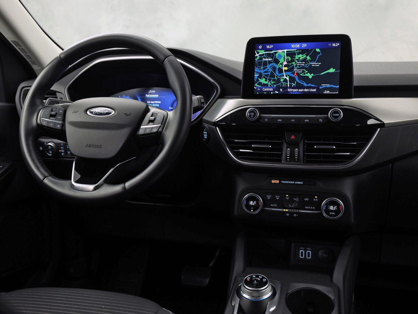 Ford Kuga 2.5 PHEV Titanium 225Pk Automaat (VIRTUAL COCKPIT, APPLE CARPLAY, GROOT NAVI, CAMERA, SPORTSTOELEN, KEYLESS, GETINT GLAS, LANE ASSIST, NIEUWSTAAT)