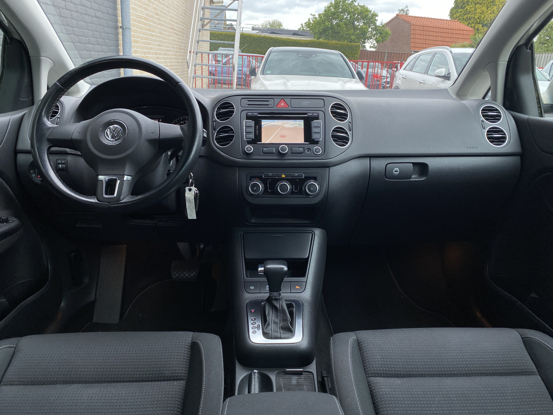 Volkswagen Golf Plus 1.4 TSI 122 pk Team AUT. | navigatie | cruise control | stoelverwarming | trekhaak | all season banden