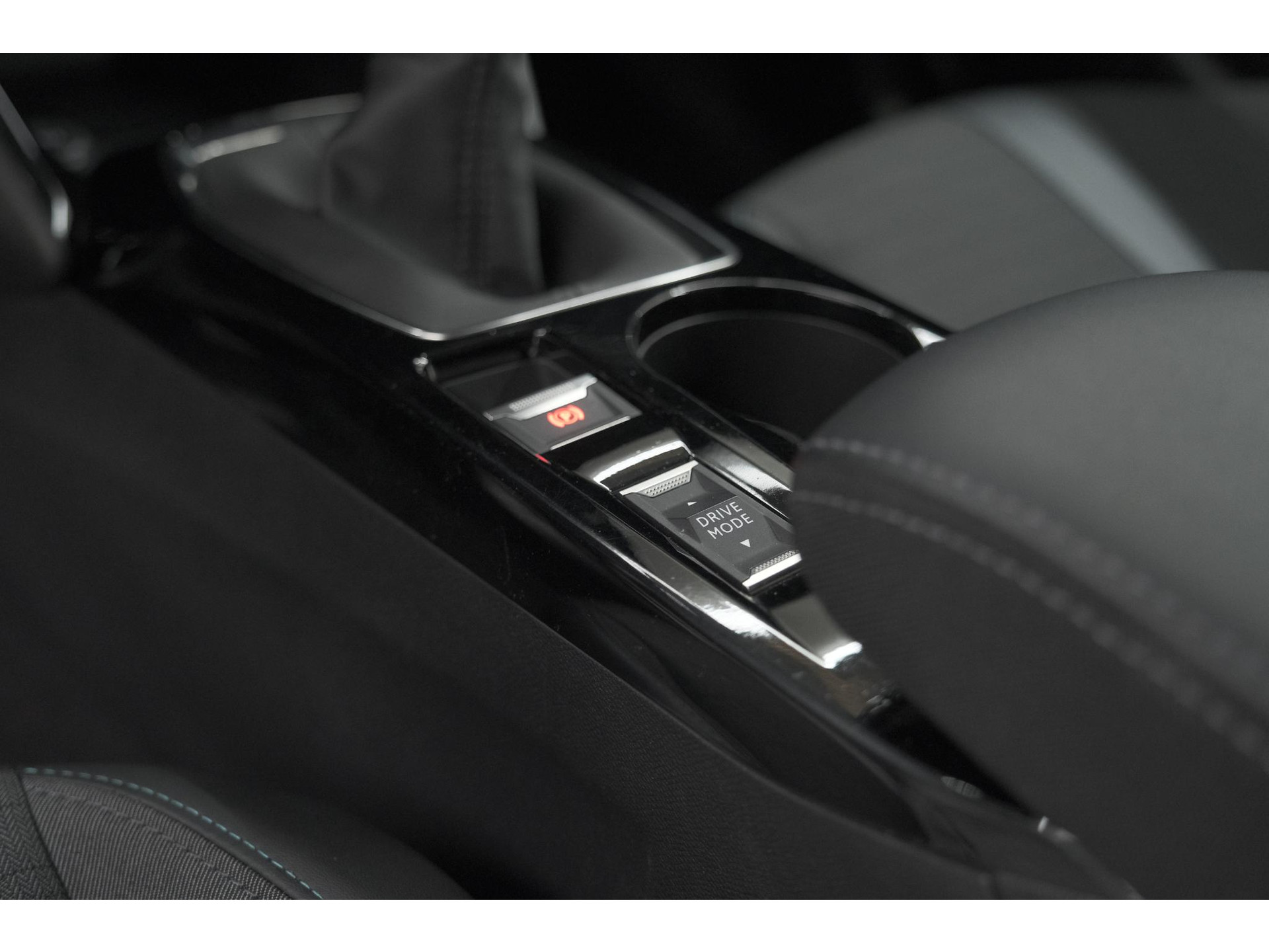 Peugeot 208 PureTech 100 Allure | Navigatie | Parkeersensoren | Apple Carplay