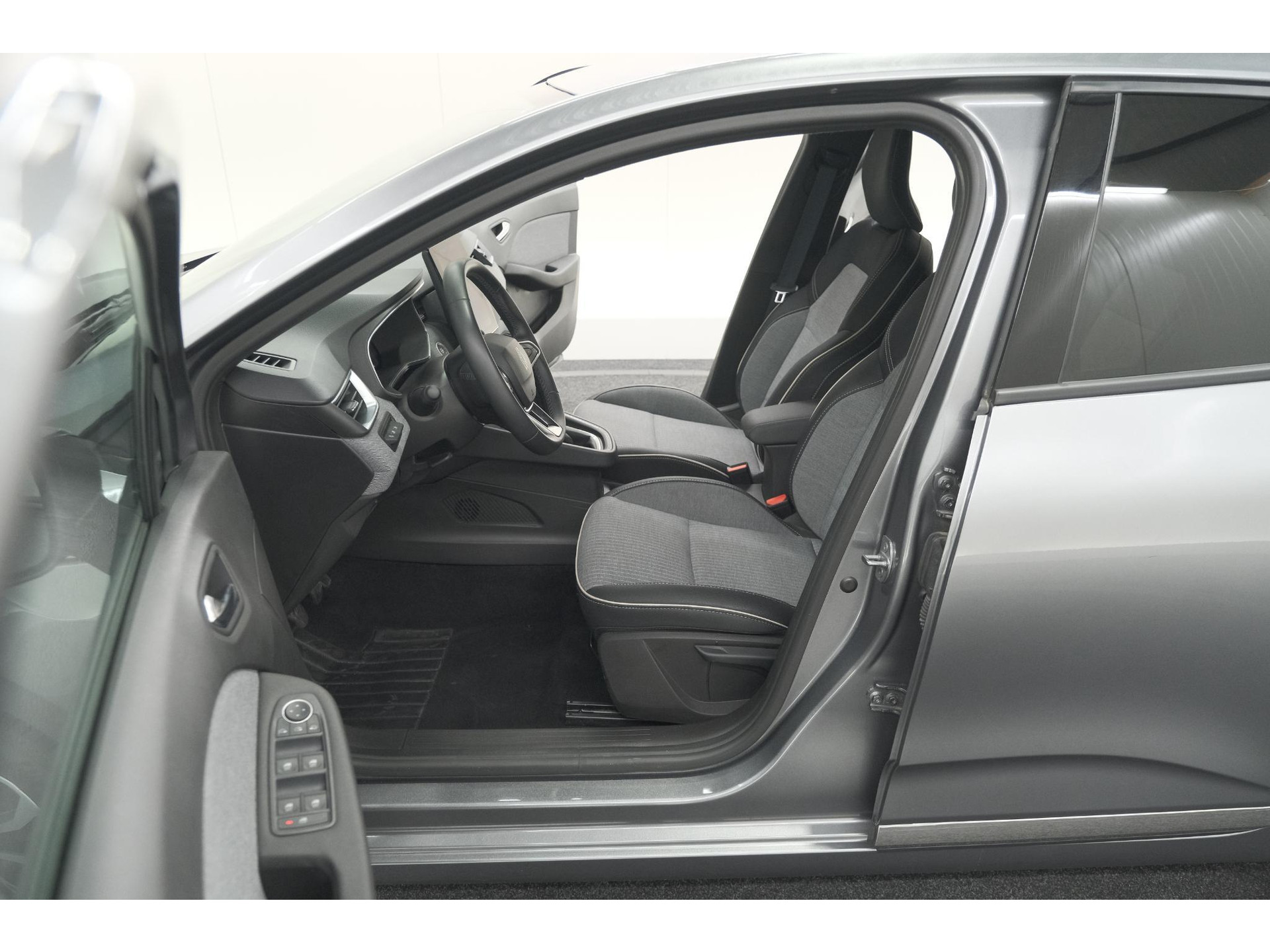 Renault Clio TCe 90 Techno | 360 Camera | Adaptieve Cruise Control | 9.3 Inch Groot Scherm