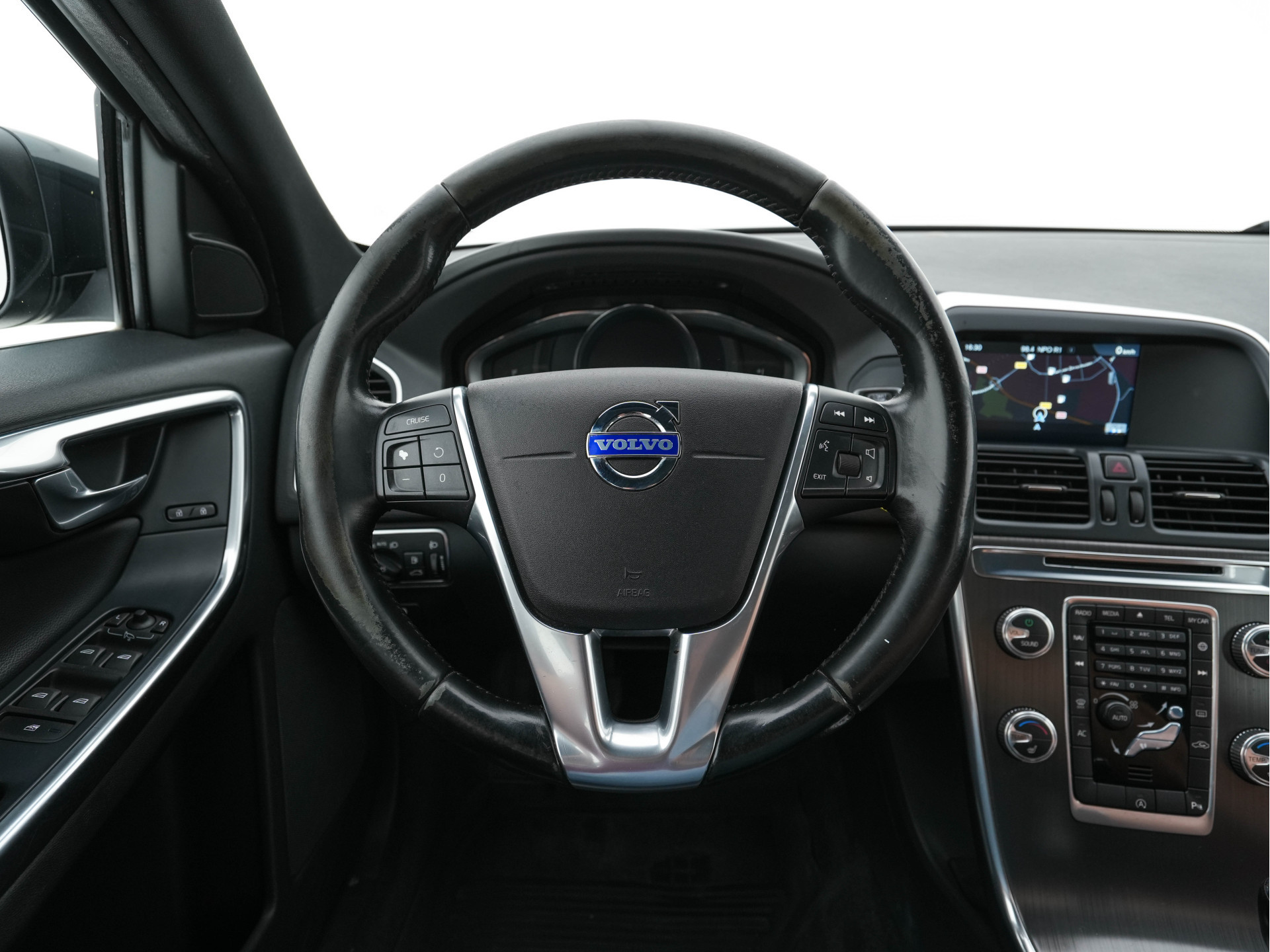 Volvo XC60 2.0 D4 FWD Ocean Race *NAVI-FULLMAP | FULL-LEATHER | MEMORY-PACK | TOWBAR | ECC | PDC | CRUISE | COMFORT-SEATS | 19"ALU*