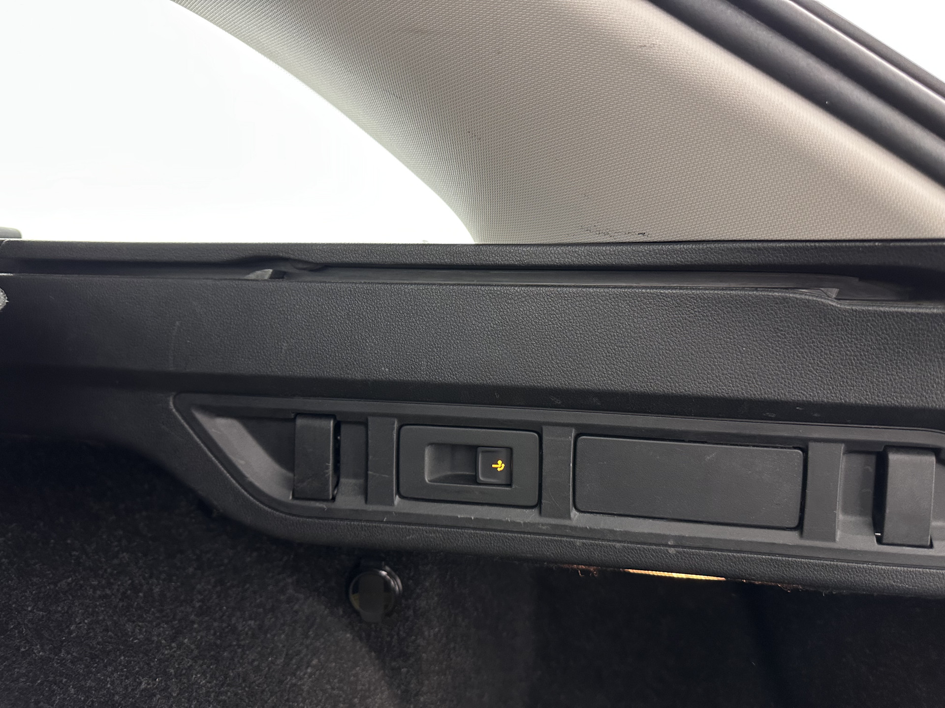 ŠKODA Octavia Combi 1.4 TSI iV PHEV Business Edition (Plug-in) (INCL-BTW) *FULL-LED | DIGI-COCKPIT | COMFORTSEATS | NAVI-FULLMAP | PRIVACY-GLASS | DAB | SHIFTPADDLES | ECC | PDC | CRUISE | TOWBAR | 18''ALU*