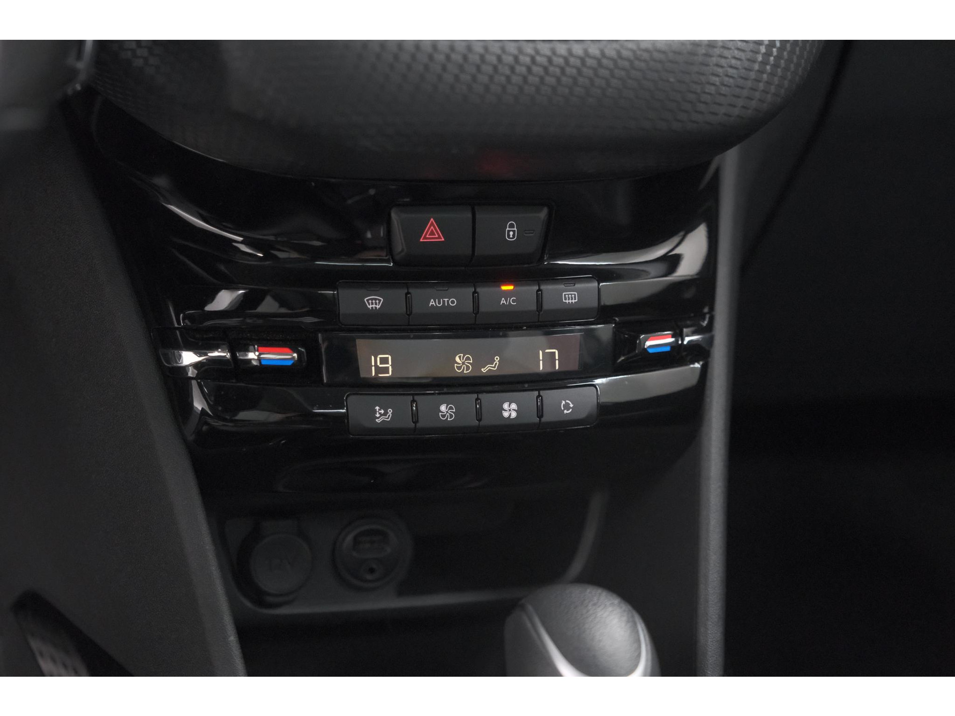 Peugeot 2008 PureTech 110 EAT6 GT-Line | Trekhaak | Panoramadak | Apple Carplay | Parkeersensoren
