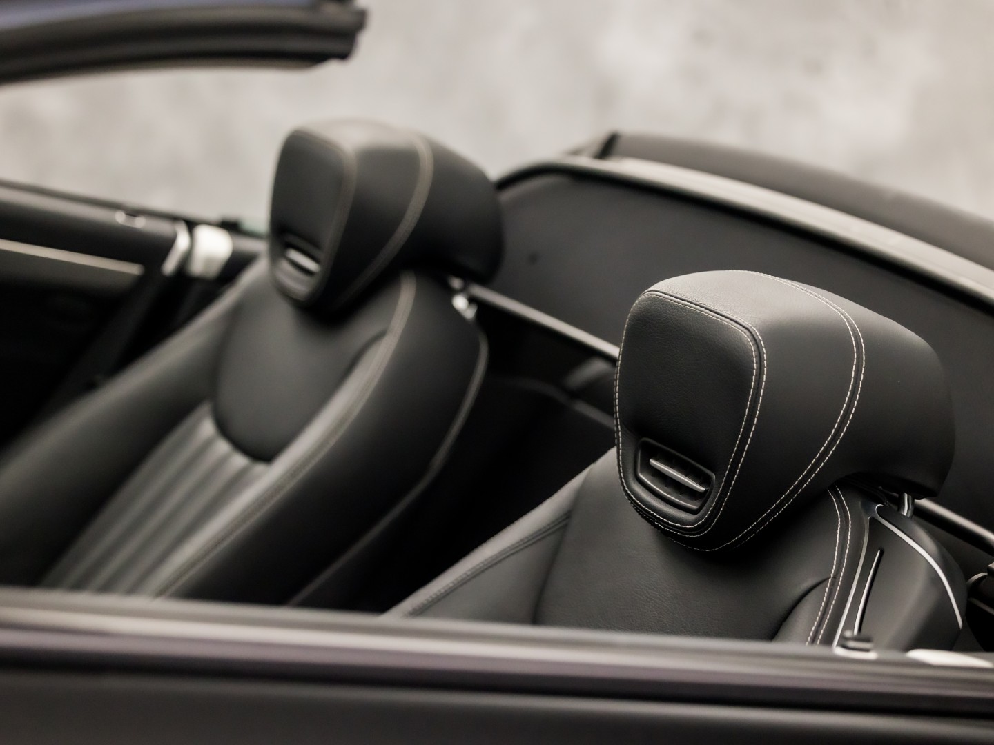 Mercedes-Benz SL-Klasse 280 AMG Sport 232Pk Automaat (NAVIGATIE, ORG. NL, LEDER, MEMORY SEATS, STOELVERWARMING, CRUISE, XENON, NIEUWE APK, NIEUWSTAAT)