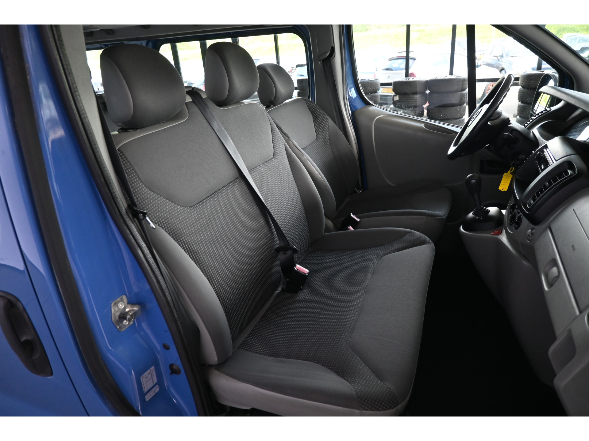 Opel Vivaro Combi 2.5 CDTI L1H1 Automaat 9 Persoons Airco Trekhaak Rijklaarprijs! Inruil Mogelijk!