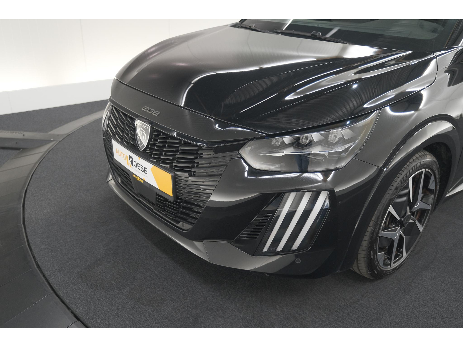 Peugeot 208 1.2 Hybrid 145 e-DCS6 GT | Alcantara Pakket | Camera | Apple Carplay | Stoelverwarming