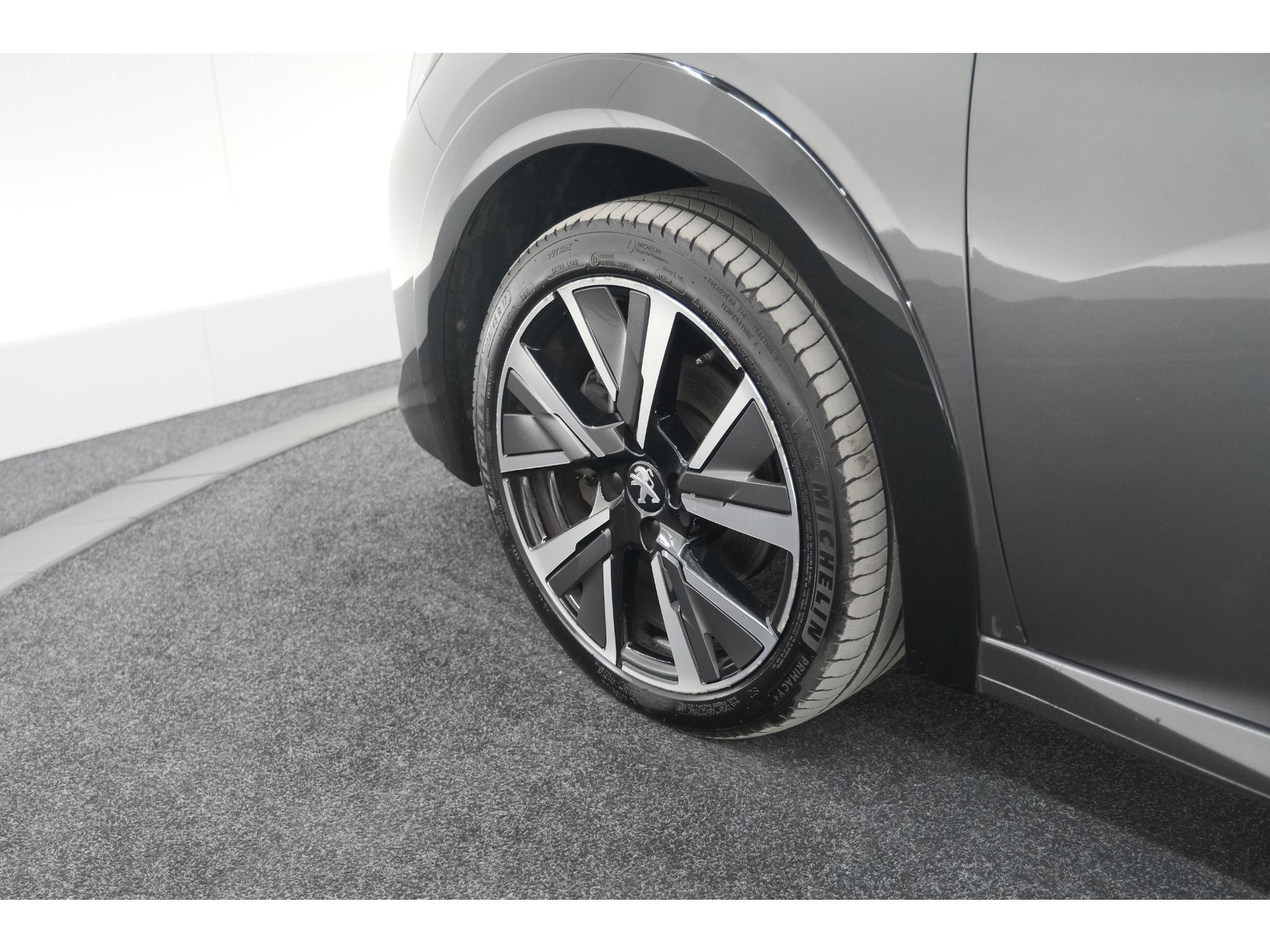 Peugeot 208 PureTech 100 GT | Camera | Adaptieve Cruise Control | Navigatie | Apple Carplay