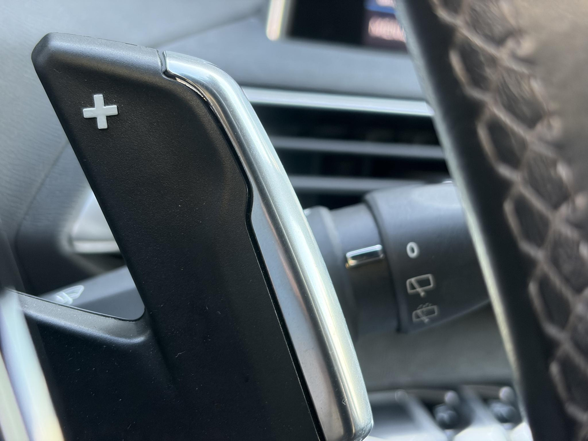 Peugeot 3008 1.2 PureTech Allure ✓1e Eigenaar✓D-riem vv 2024✓360° Camera✓Navi✓Trekhaak✓Carplay✓131pk✓Dealer Onderhouden✓Keyless✓Memory stoelen✓Halfleder✓Pdc V+A✓Stoelverw✓Dodehoeksensor✓17''Lm velgen✓N.A.P✓Apk tot 03-2027