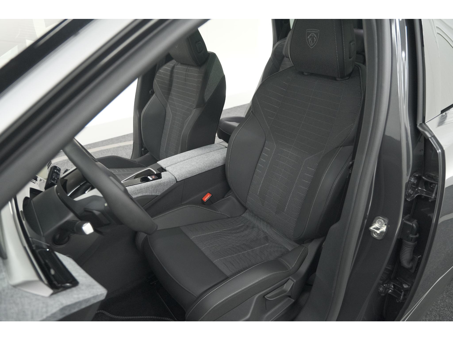 Peugeot 5008 HYbrid 145 e-DCS6 GT | Panoramadak | Camera | Elektrische Achterklep | Adaptieve Cruise Control