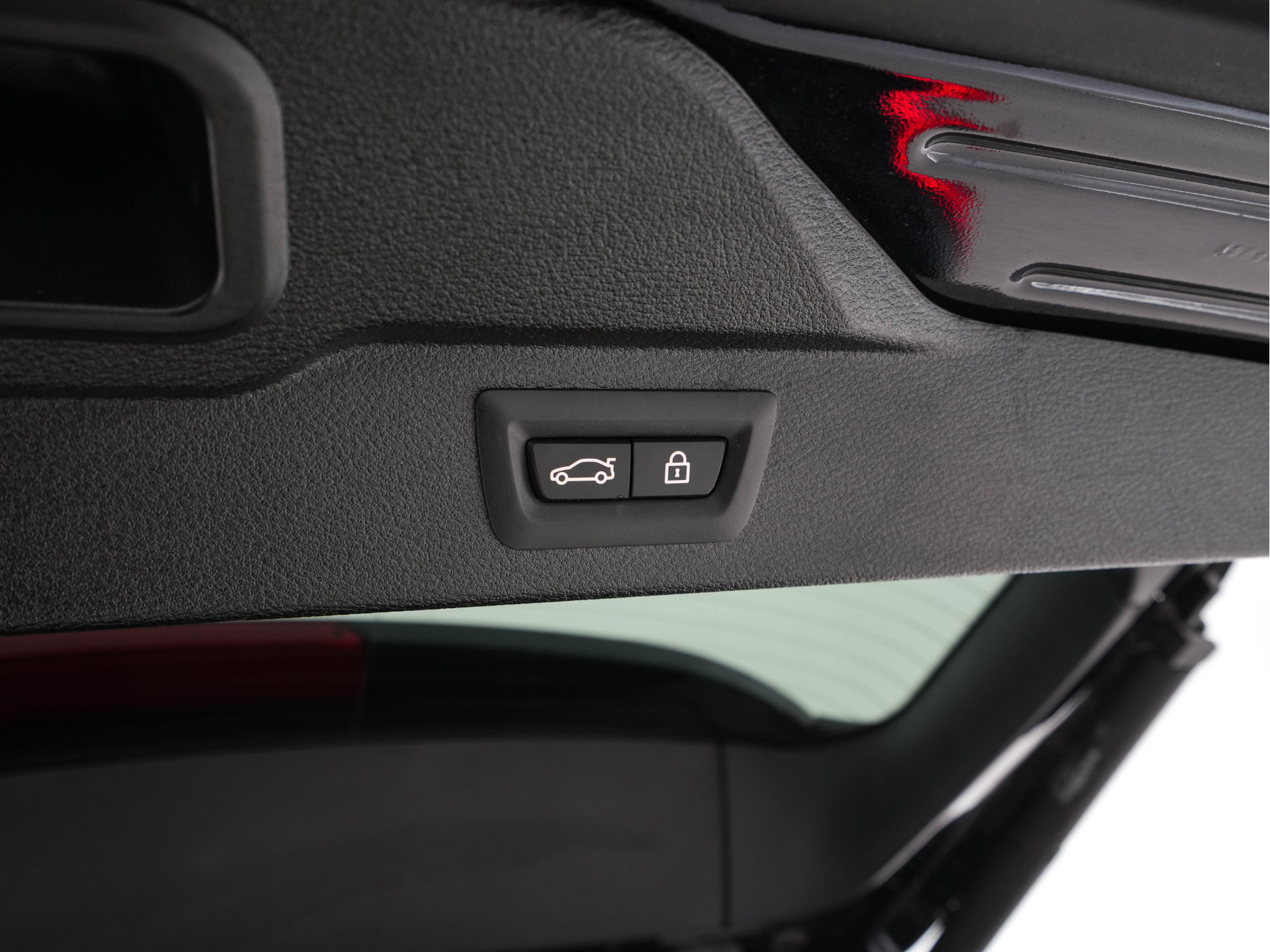 BMW X5 xDrive30d High Executive M-Sportpack Aut. *PANO | LUXURY-LEATHER | FULL-LED | HARMAN/KARDON-SURROUND | HEAD-UP | MEMORY-PACK | DIGI-COCKPIT | KEYLESS | CAMERA | NAVI-FULLMAP | AMBIENT-LIGHT | HEATED-COMFORT-SEATS | SHIFT-PADDLES