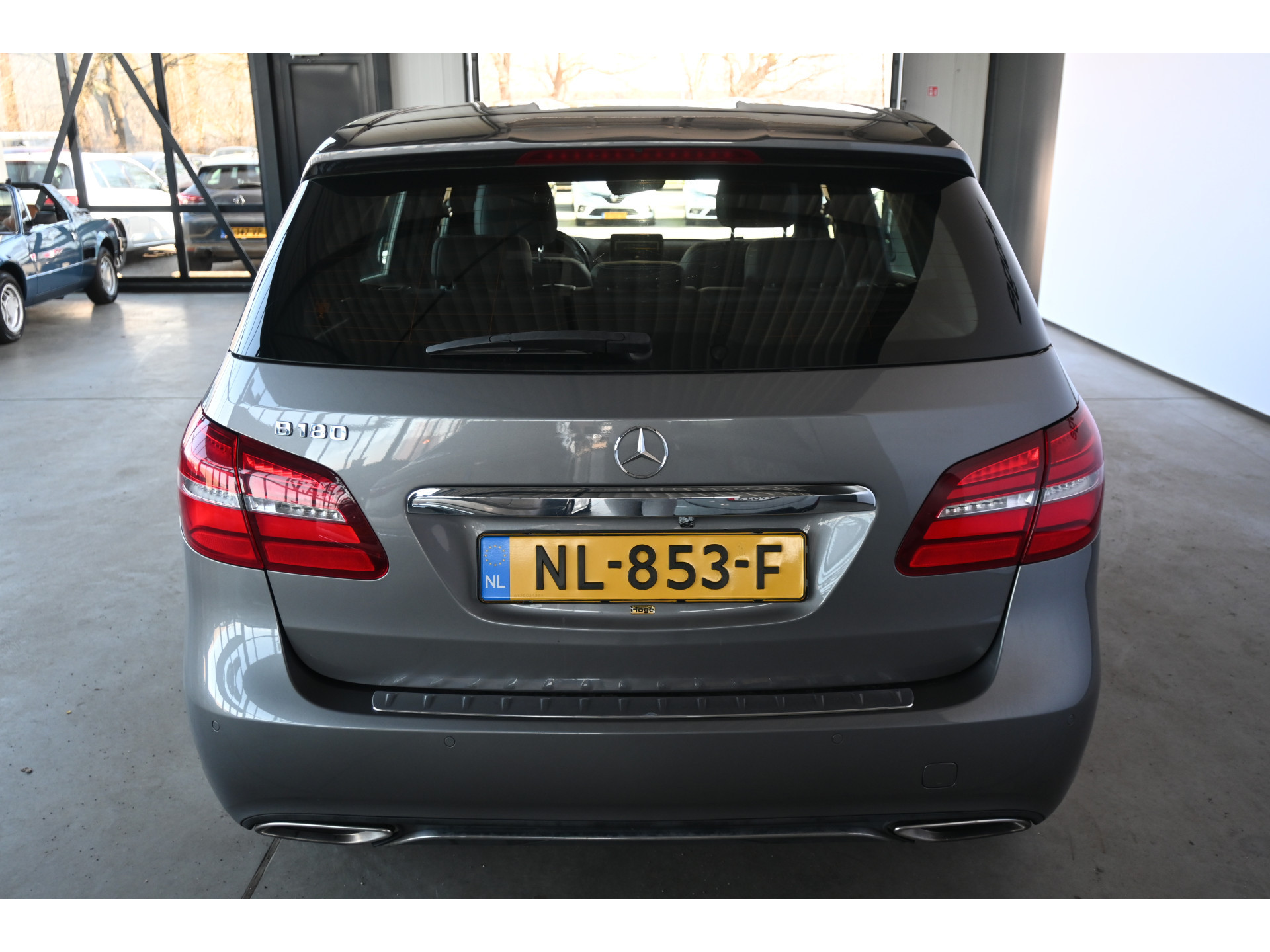 Mercedes-Benz B-klasse 180 Ambition Automaat Clima Navigatie LED Rijklaarprijs! Inruil Mogelijk!