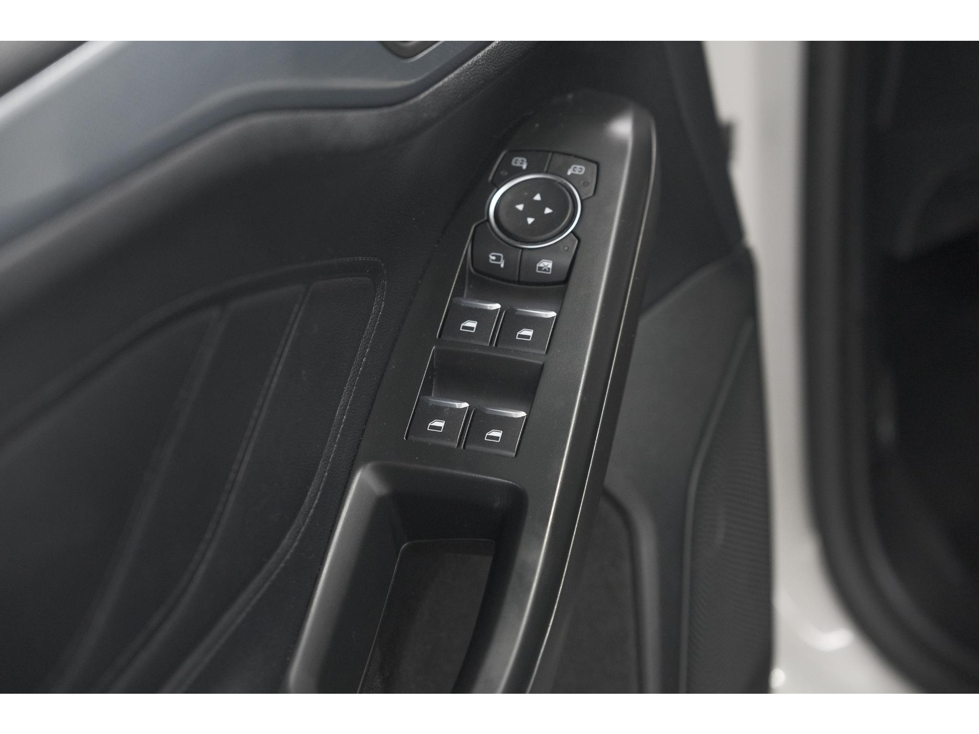 Ford Focus 1.5 EcoBoost Active Business | Lage Kilometerstand | Navigatie | Parkeersensoren | Apple Carplay