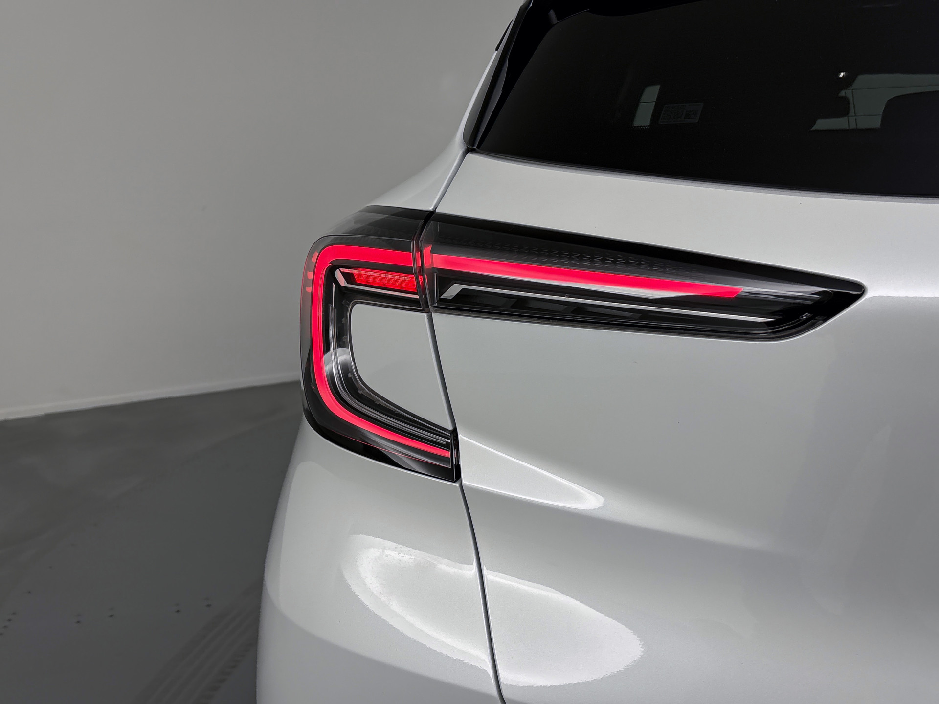 Renault Captur 1.8 E-Tech full hybrid 160PK techno | CAMERA | NAVI