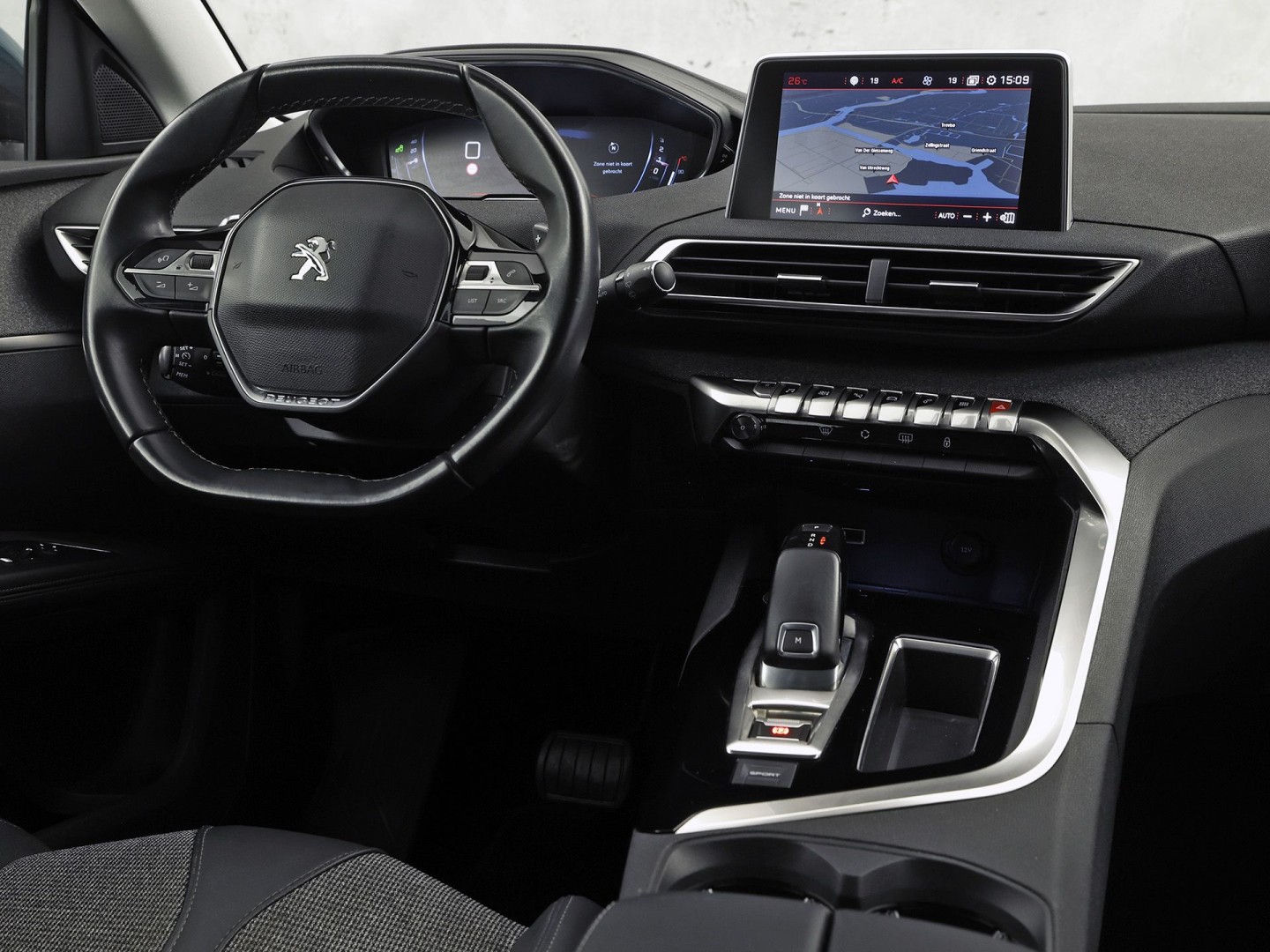 Peugeot 5008 1.2 PureTech GT-Line 7 Persoons Automaat 131Pk (GROOT NAVI, APPLE CARPLAY, 360 CAMERA, SPORTSTOELEN, KEYLESS, VIRTUAL DASHBOARD, LM VELGEN, NIEUWE APK)