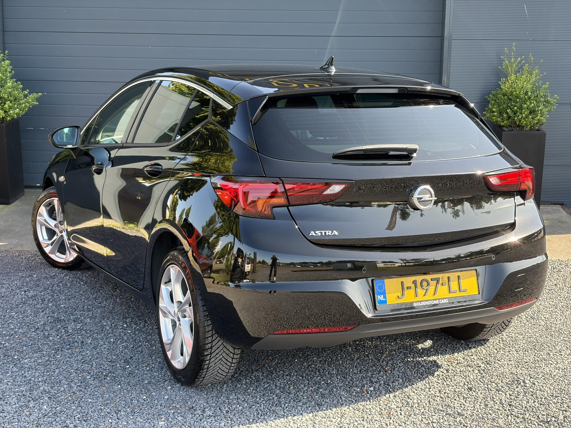 Opel Astra 1.2 Launch Elegance 2e Eigenaar,Camera,Stoelverw-Stuurverw,110pk,Navi,Carplay,Halfleder,Elekt.Stoel,6 Bak,Clima,Cruise,Lm velgen,Pdc V+A,N.A.P,Net beurt gehad,Apk tot 09-2028