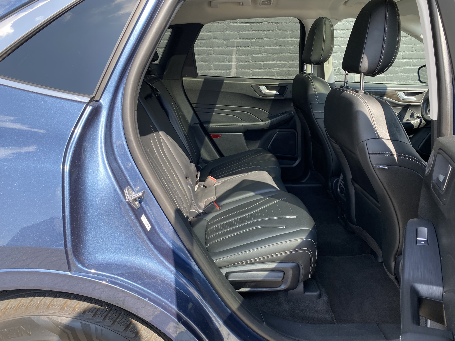 Ford Kuga 2.5 PHEV Vignale 225 pk | dealer onderh. | panoramadak | leder interieur | elektr. v. stoelen | navigatie | B&O audio