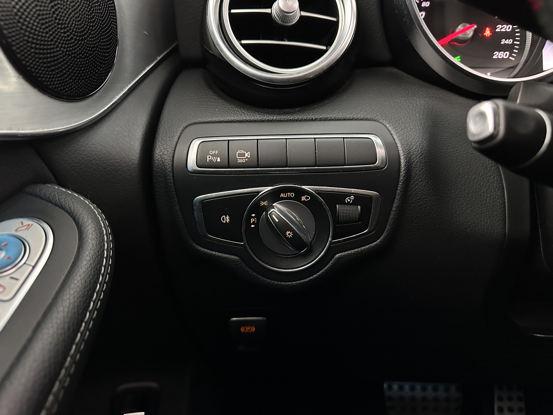 Mercedes-Benz GLC-klasse Coupé 250 d 4MATIC AMG Sport Edition (INCL-BTW) *PANO | LEATHER | FULL-LED | MEMORY-PACK | TOPVIEW | HEATED-SPORTSEATS | NAVI-FULLMAP | PRIVACYGLASS | SHIFTPADDLES | ECC | PDC | CRUISE | 19''ALU*