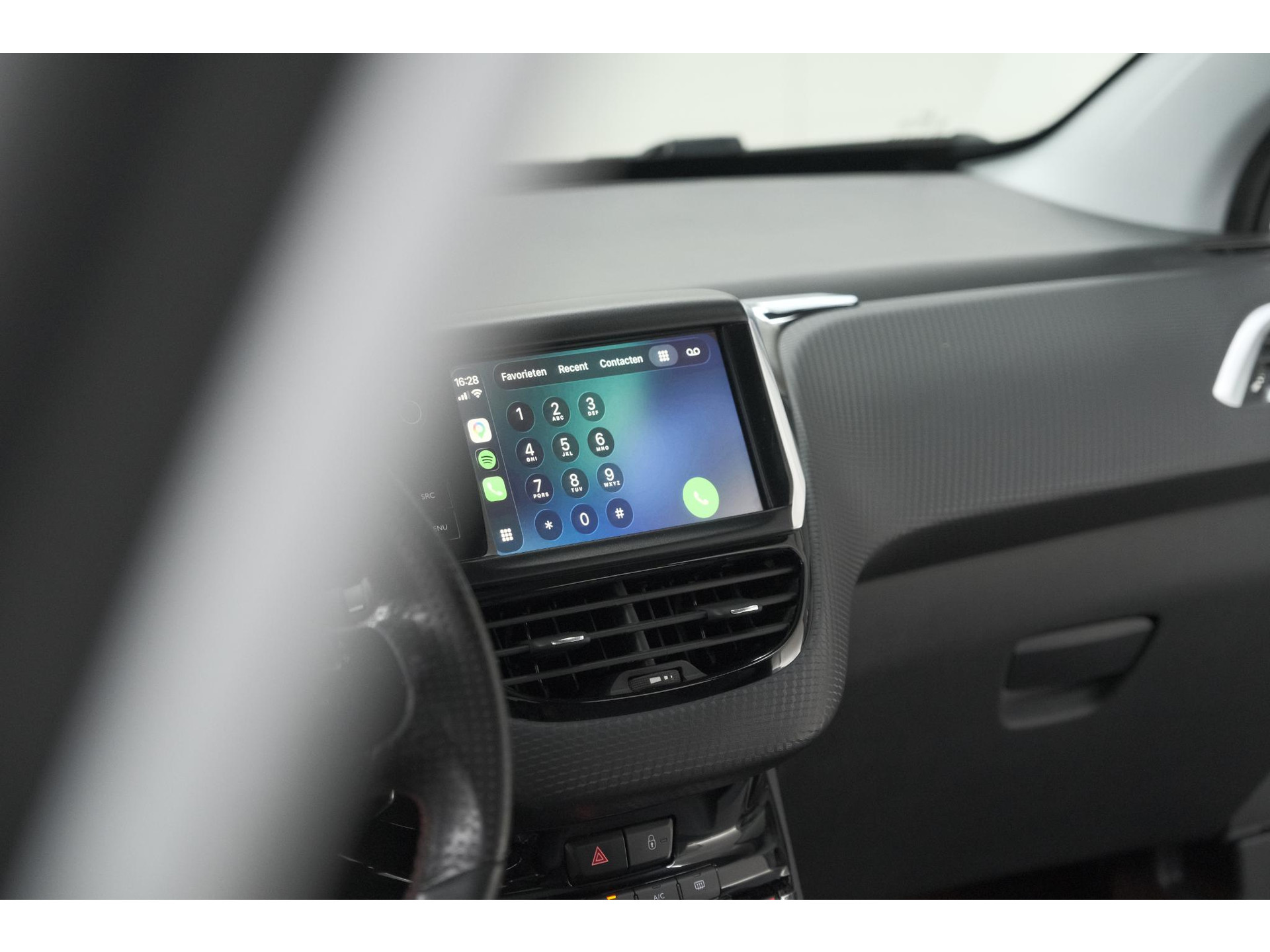 Peugeot 2008 PureTech 110 EAT6 GT | Trekhaak | Camera | Panoramadak | Apple Carplay