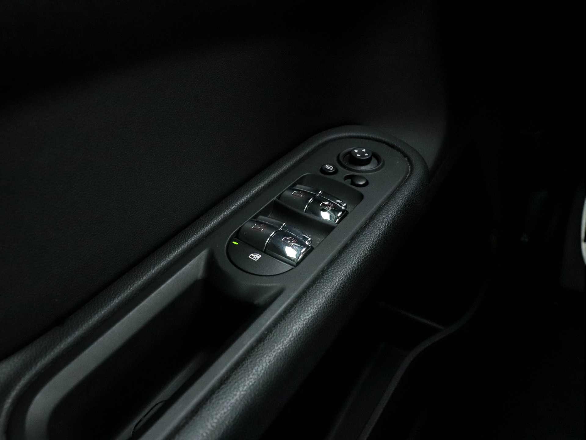 MINI Mini Countryman 1.5 Cooper JCW-Pack (INCL-BTW) *NAVI-FULLMAP | FULL-LED |  ECC | PDC | CRUISE | SPORT-SEATS | KEYLESS | PRIVACY-GLASS | 16"ALU*