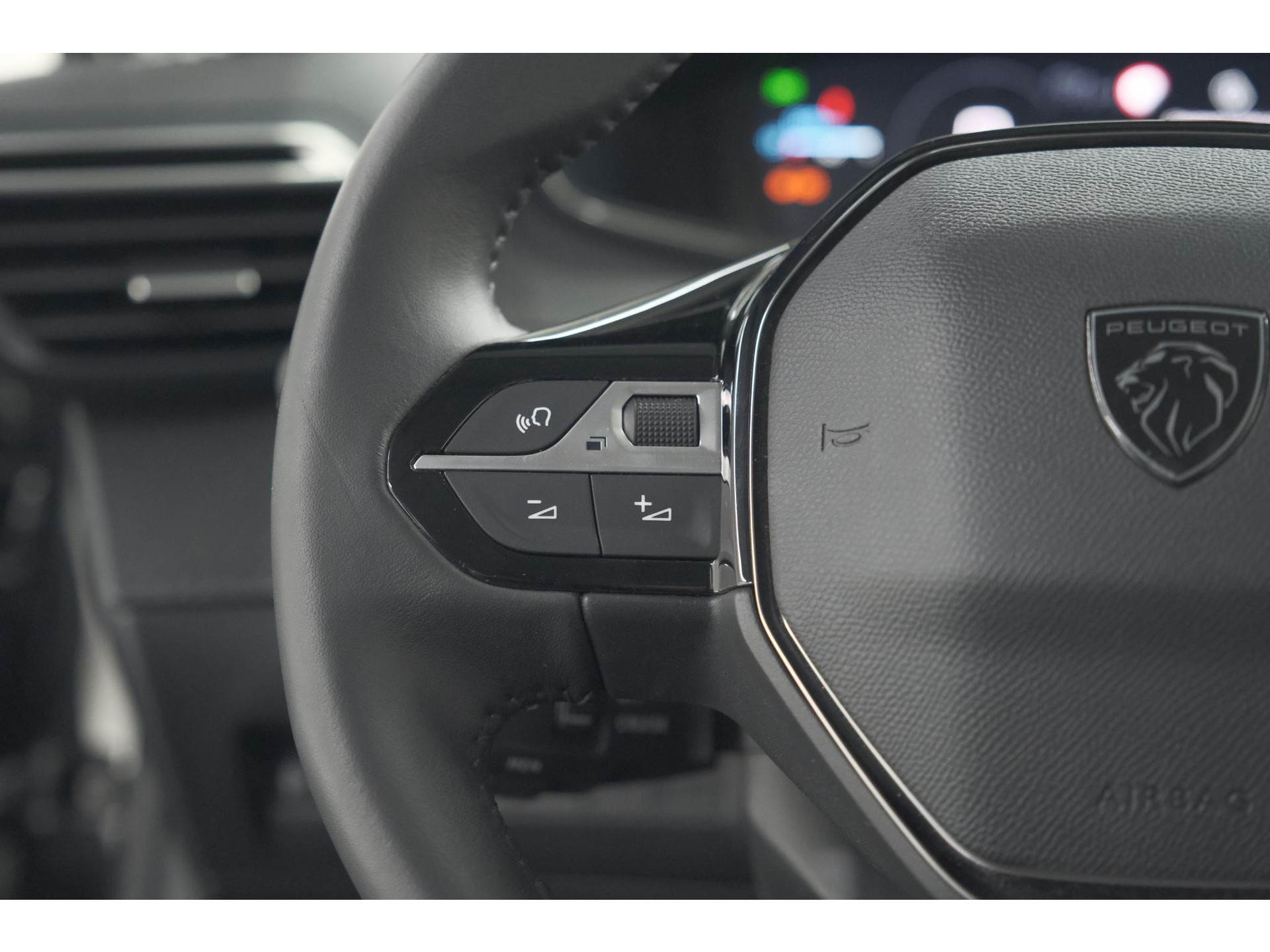 Peugeot 208 PureTech 100 Allure | 360 Camera | Adaptieve Cruise Control | Dodehoekdetectie