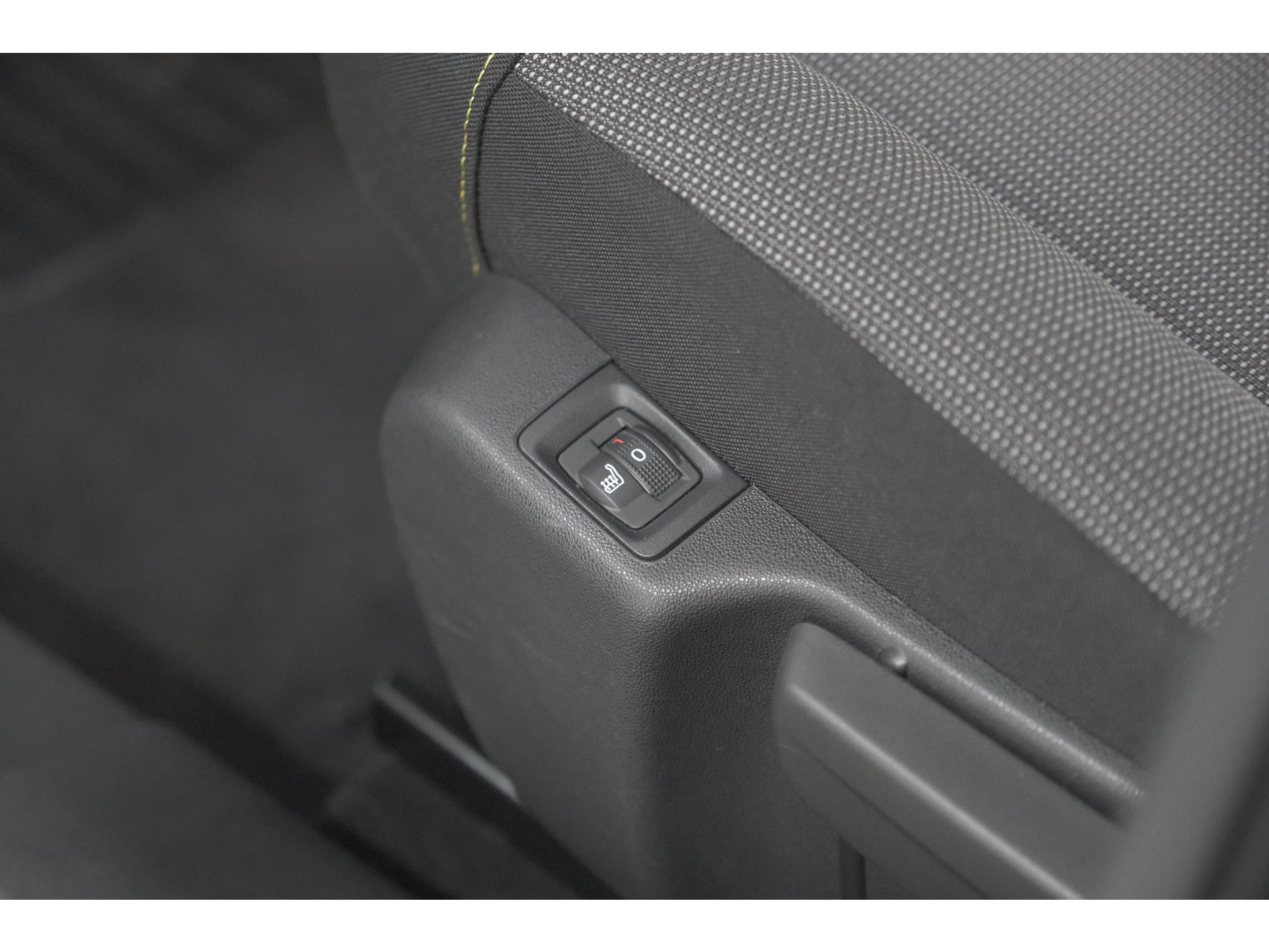 Citroen C3 PureTech 82 Feel Edition | Allseason Banden | Climate Control | Apple Carplay | Parkeersensoren