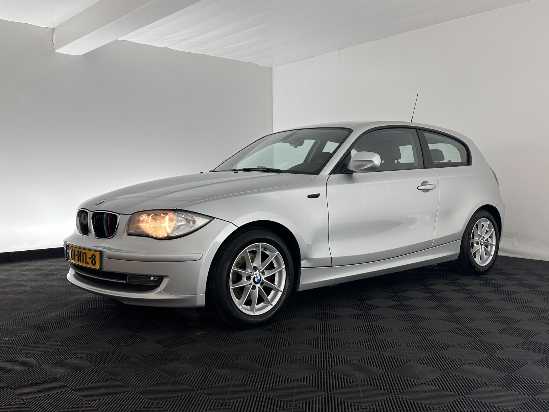 BMW 1-serie 118i Business Line *AIRCO | COMFORT-SEATS | 16''ALU | TOWBAR*