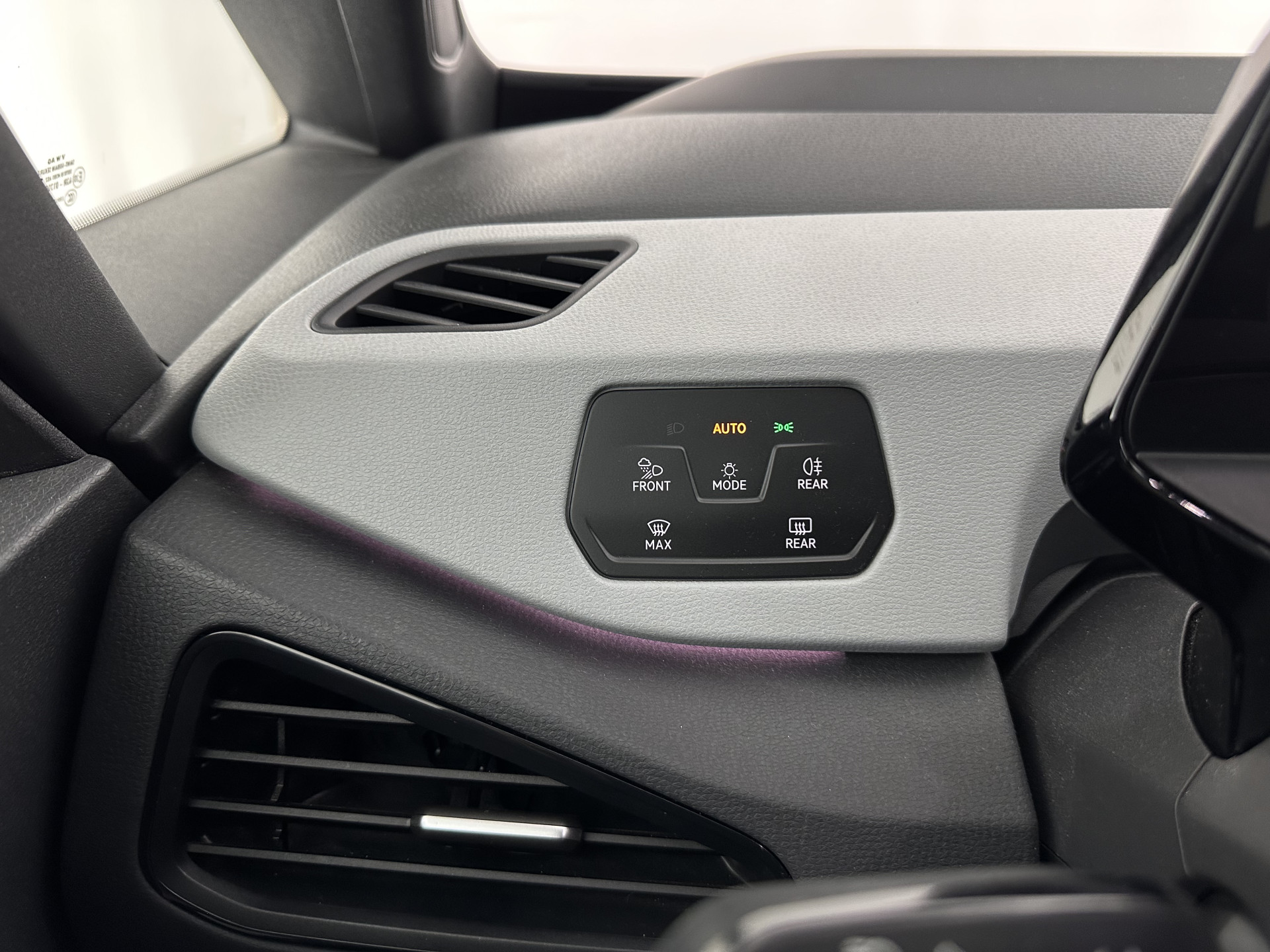 Volkswagen ID.3 First Max 58 kWh [ 3-Fase-11kW ] {SOH-87%} (INCL-BTW) *HEATPUMP | PANO | HEAD-UP | ADAPTIVE-CRUISE | IQ-LIGHTS | BLINDSPOT | CAMERA | KEYLESS | MICROFIBRE | AMBIENTLIGHT | NAVI-FULLMAP | DAB+ | ECC | HEATED-SPORTSEATS | DIGI-COCKPIT |