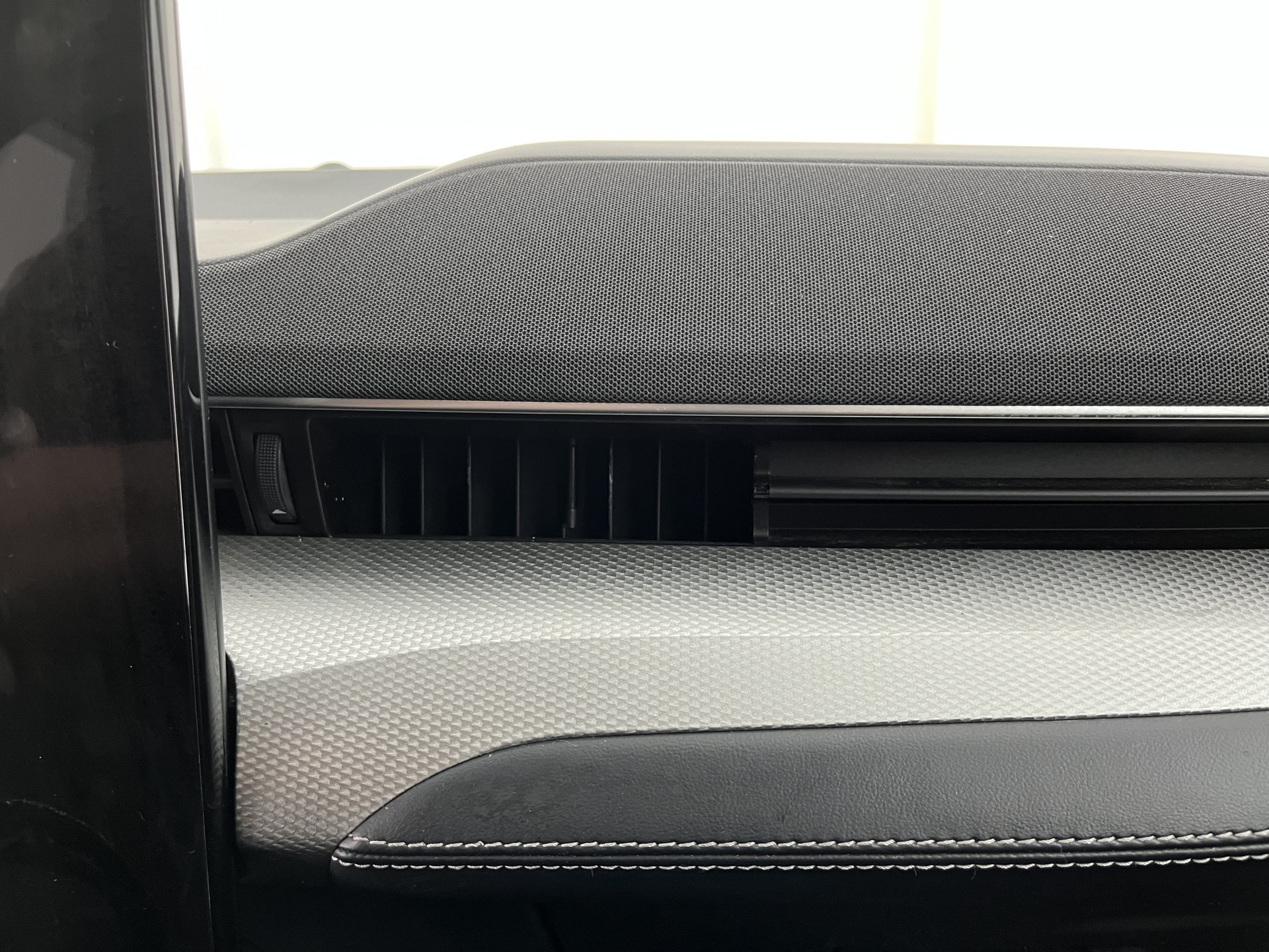 Ford Mustang Mach-E RWD 75 kWh [ 3-Fase-11kW ] {SOH-83%} (INCL-BTW)  Aut. *LEATHER | FULL-LED | DAB | DIGI-COCKPIT | KEYLESS | NAVI-FULLMAP | CARPLAY | HEATED-COMFORTSEATS | TOPVIEW | ADAPTIVE-CRUISE | PRIVACY-GLASS | 18'' ALU*