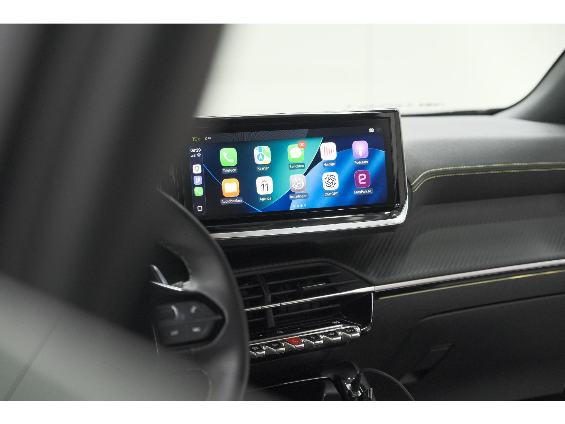 Peugeot 2008 PureTech 130 EAT8 GT | Camera | Apple Carplay | Parkeersensoren | 17 Inch Lichtmetalen Velgen