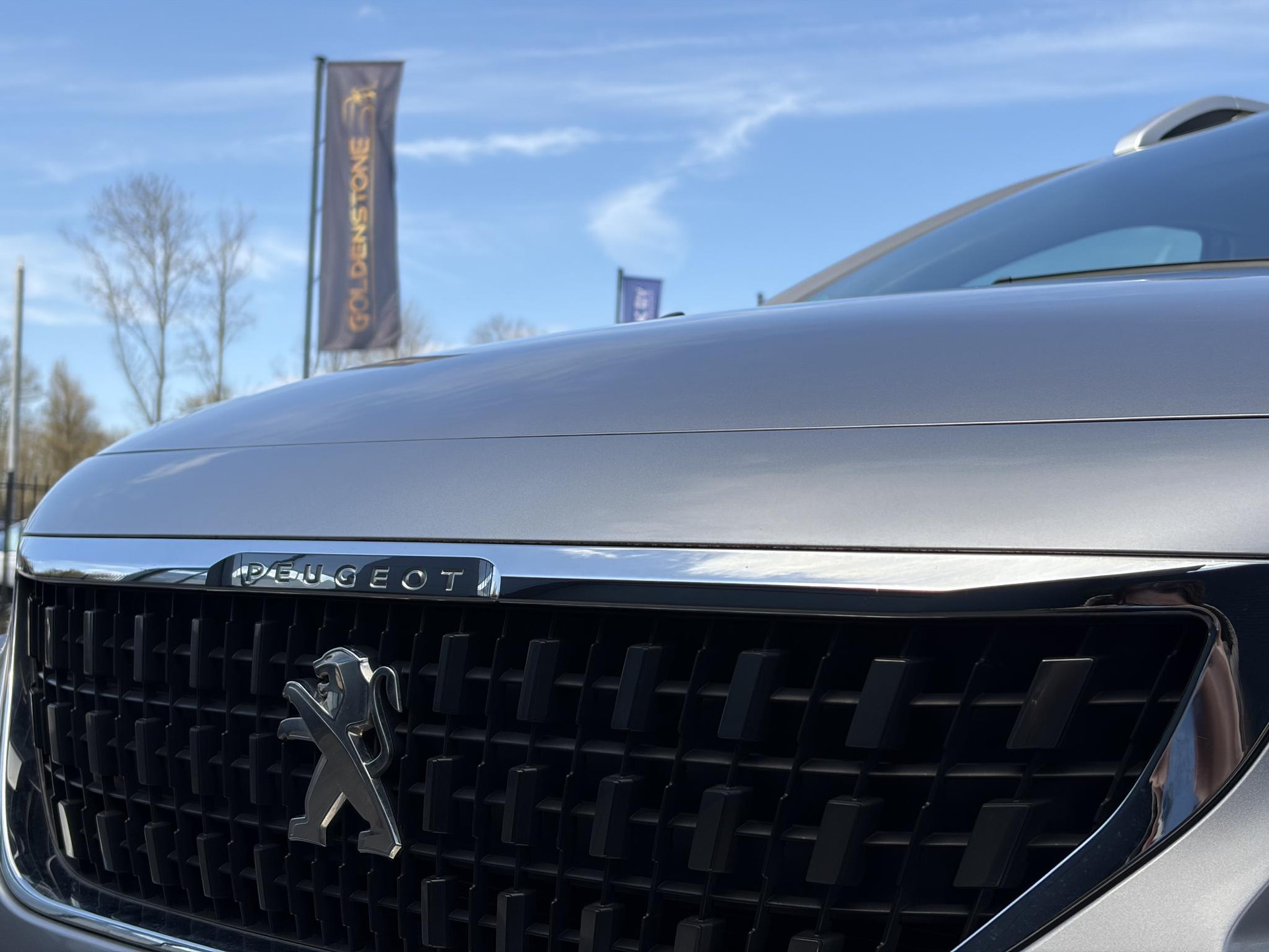 Peugeot 2008 1.2 PureTech Blue Lion 2e Eigenaar,Pano,Navi,Trekhaak,110pk,Dealer Onderhouden,Airco,Cruise,Pdc,Lm velgen,N.A.P,Recent beurt gehad,Apk tot 11-2026