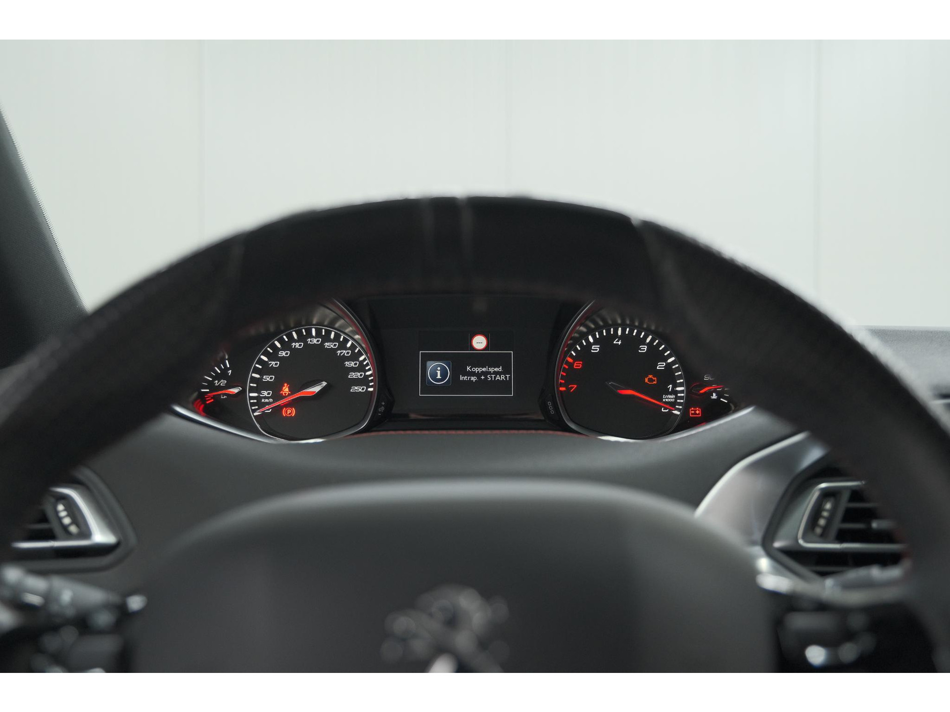 Peugeot 308 SW PureTech 130 GT-line | Trekhaak | Panoramadak | Camera | Alcantara Bekleding | Dodehoekdetectie