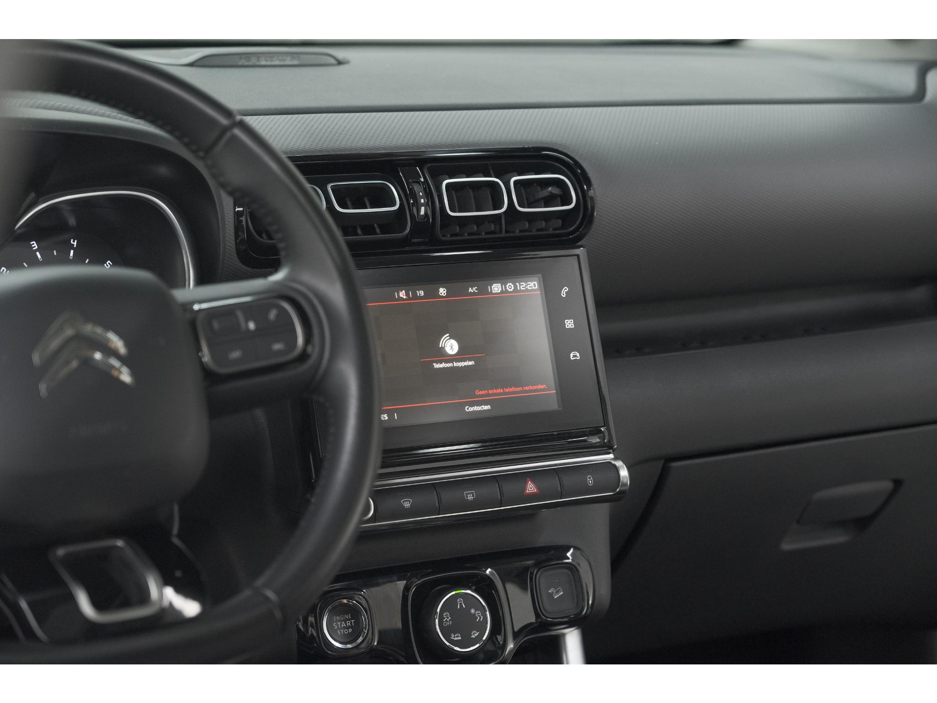 Citroen C3 Aircross PureTech 110 EAT6 Shine | Trekhaak | Panoramadak | Head-Up Display | Camera | Navigatie