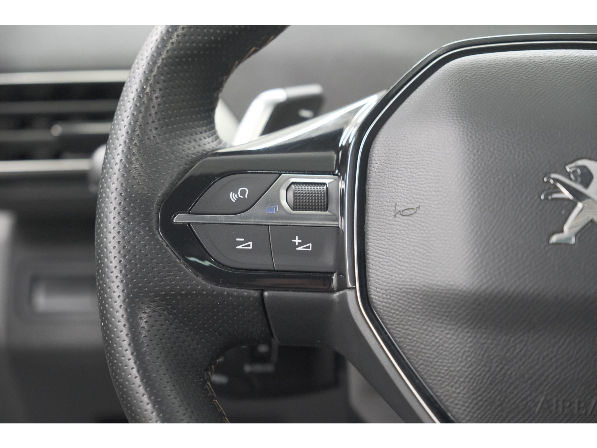 Peugeot 5008 PureTech 130 EAT8 GT-Line | Schuif-/Kanteldak | Trekhaak | Elektrische Kofferklep | Camera
